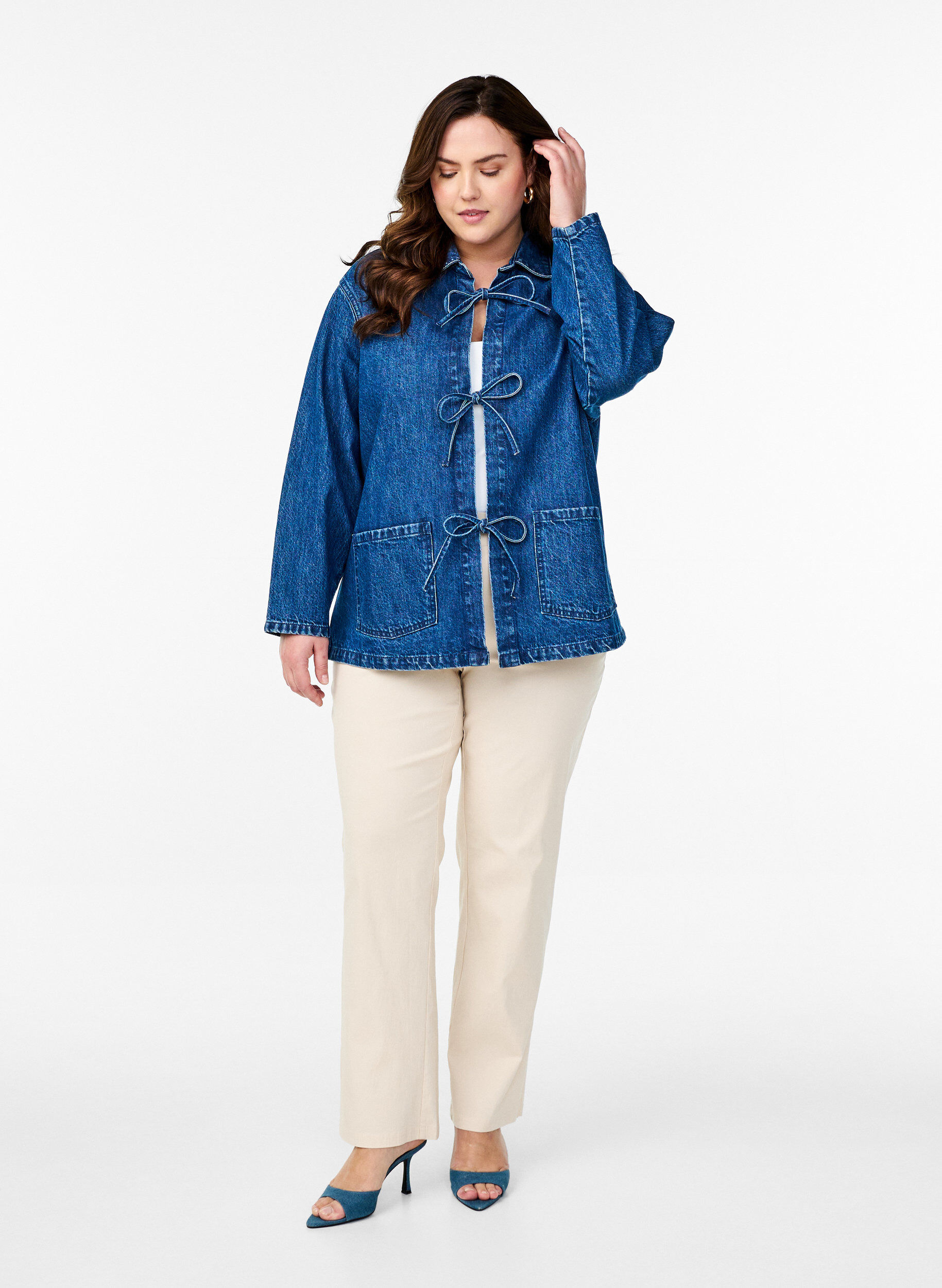 Zizzifashion Denim jacket with tie fastening and pockets, Blue Denim, Model image number 2