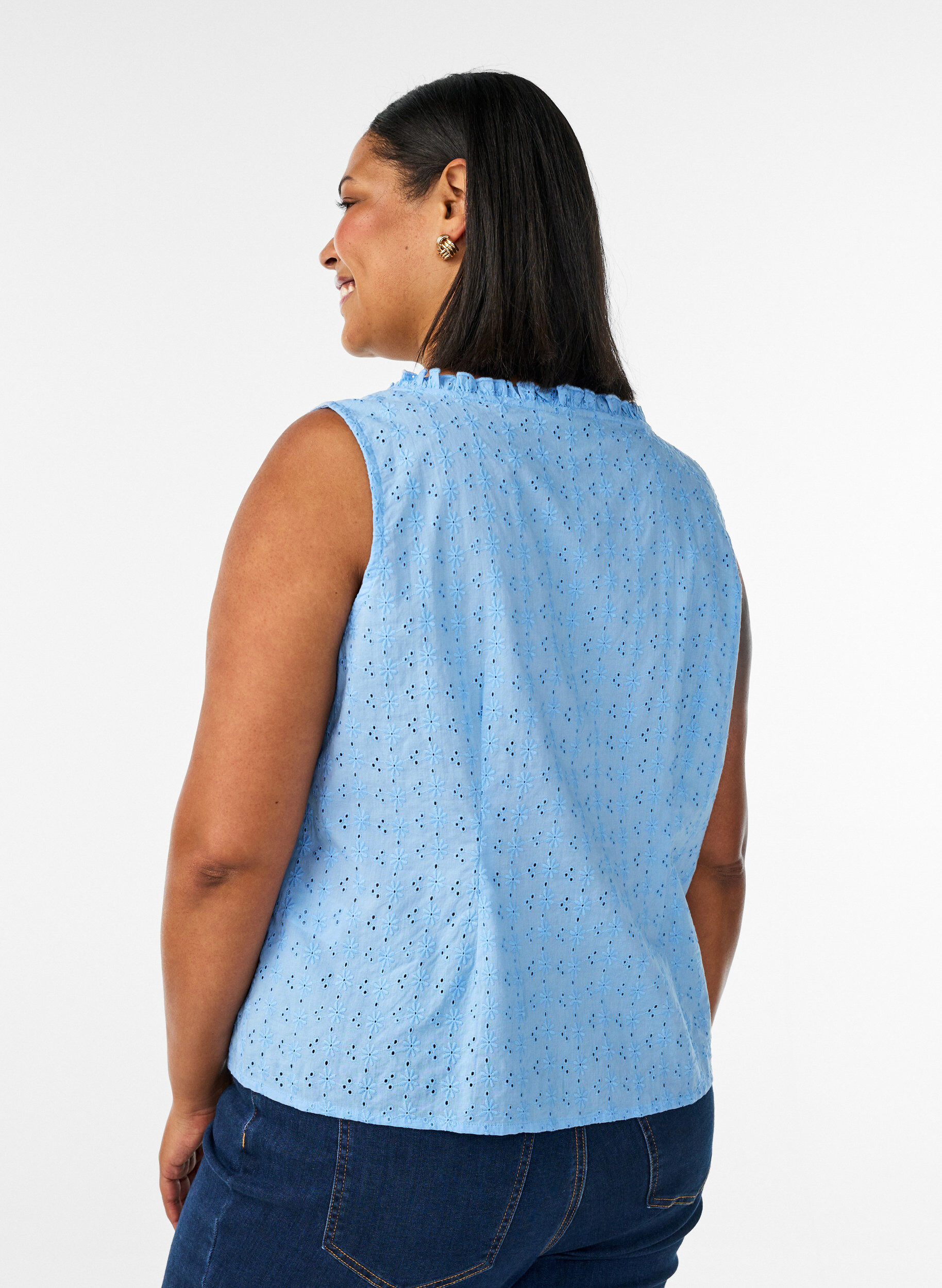 Zizzifashion Sleeveless blouse with broderie anglaise and ruffles, Light Blue, Model image number 2