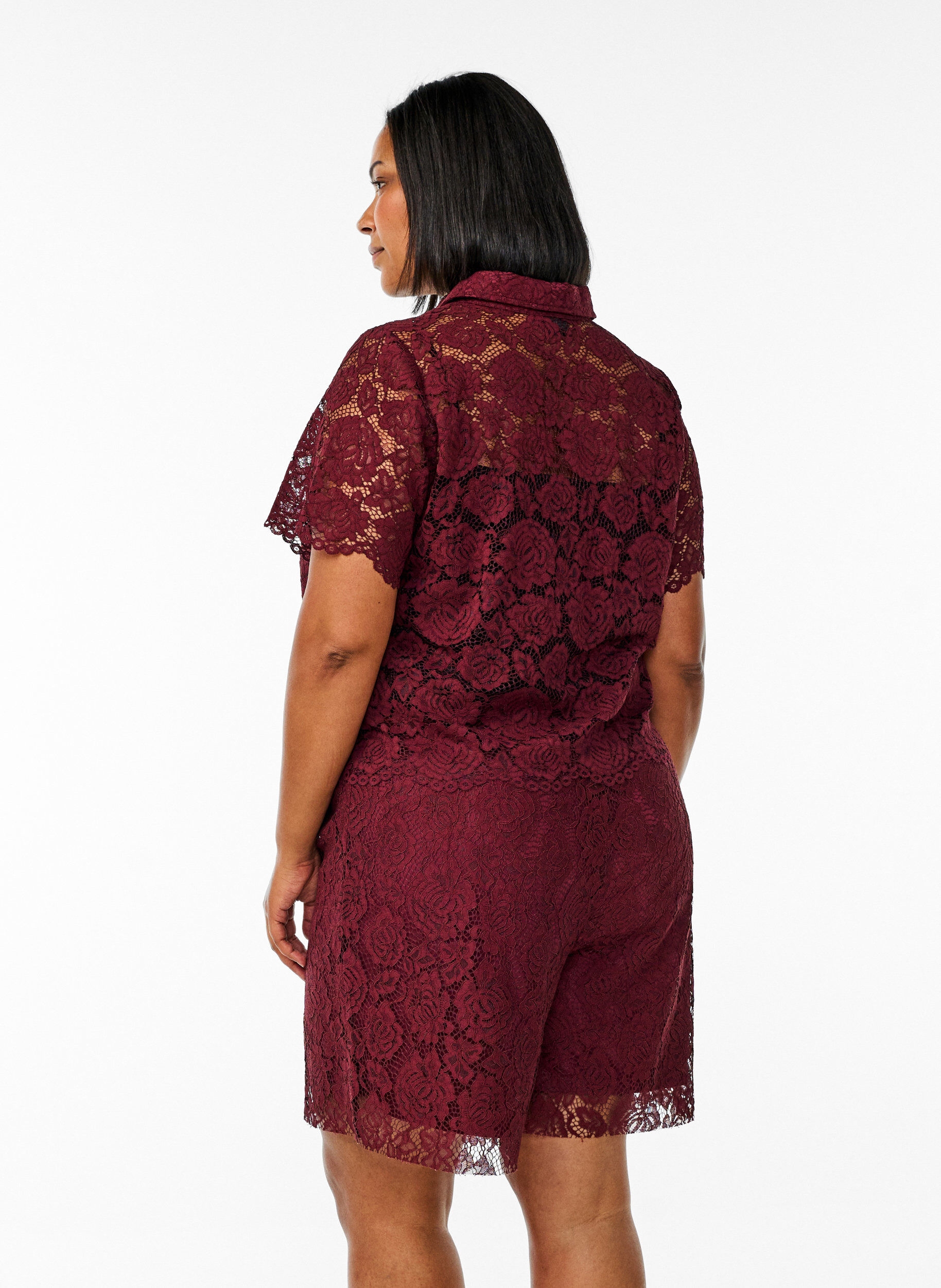 Zizzifashion Loose lace shorts, Dark Bordeaux, Model image number 2