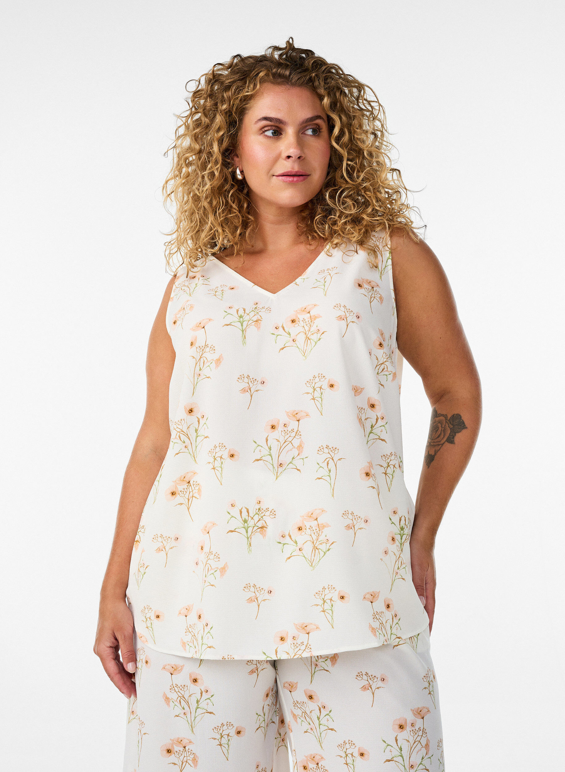 Zizzifashion Printed top with v-neck, White, Model image number 0