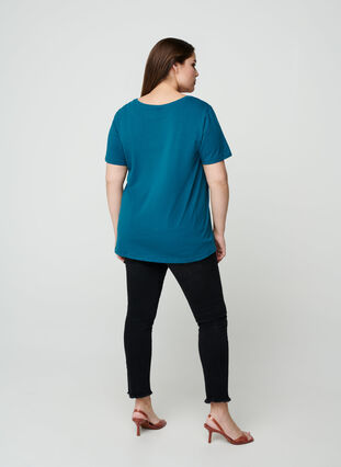 Basic t-shirt with v-neck, Blue Coral, Model image number 1