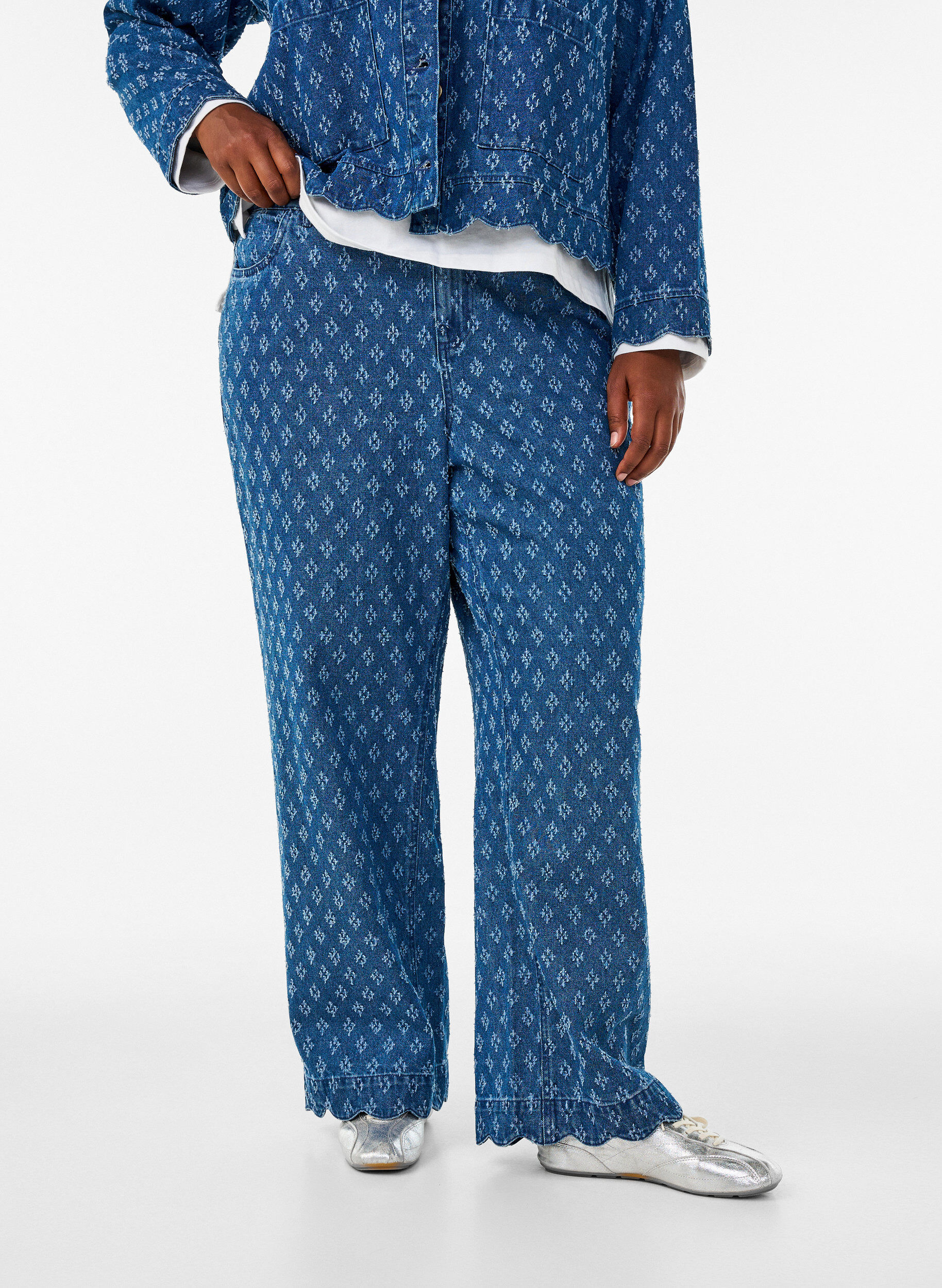 ZizzifashionMyra jeans with wide fit and distressed pattern, Blue, Model image number 2