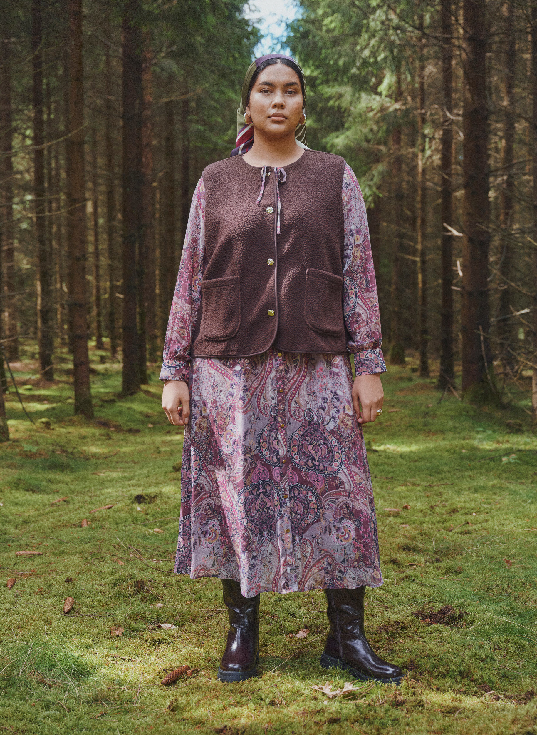 Teddy gilet with buttons and pockets