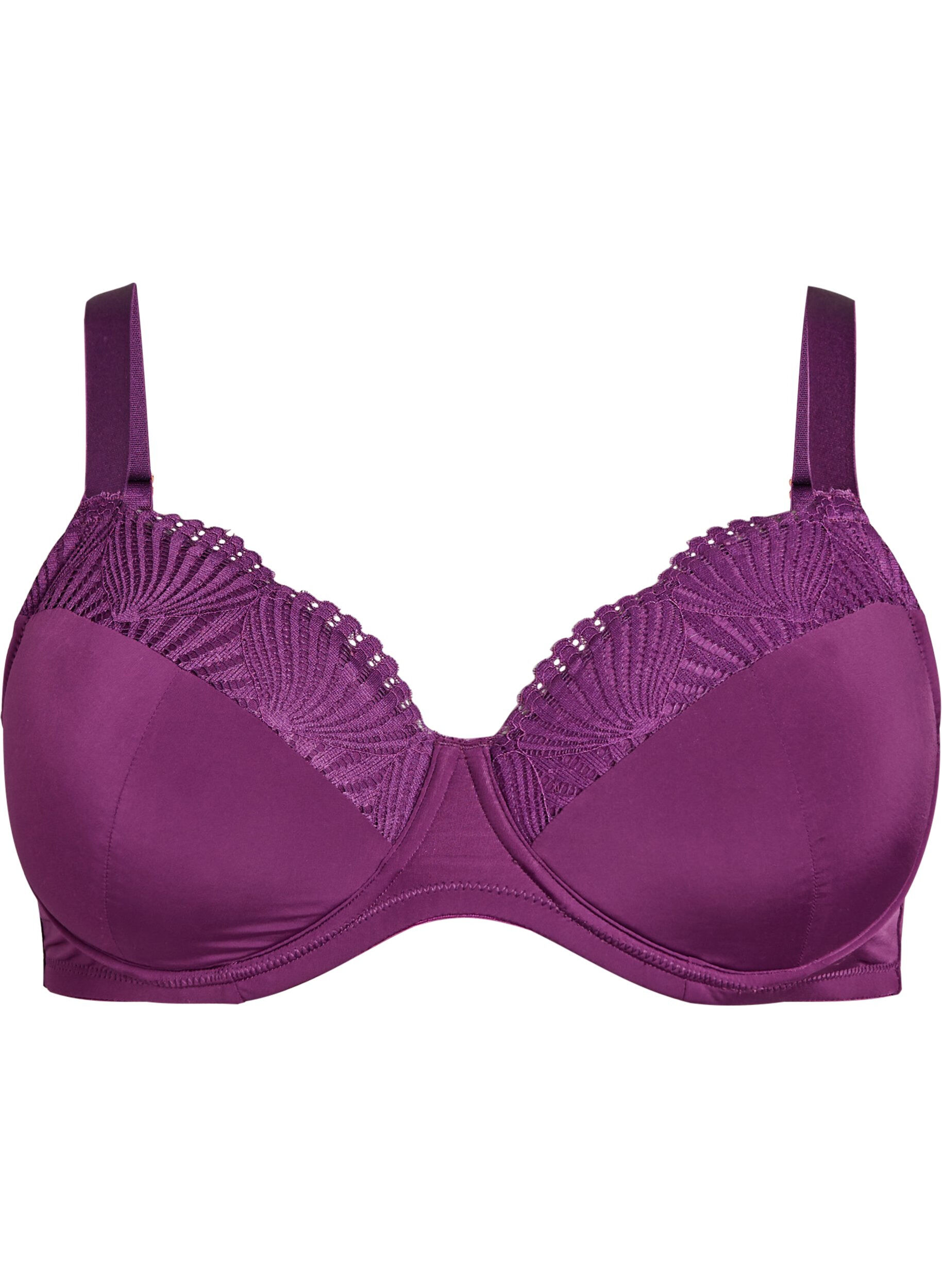 Padded bra with a lace detail
