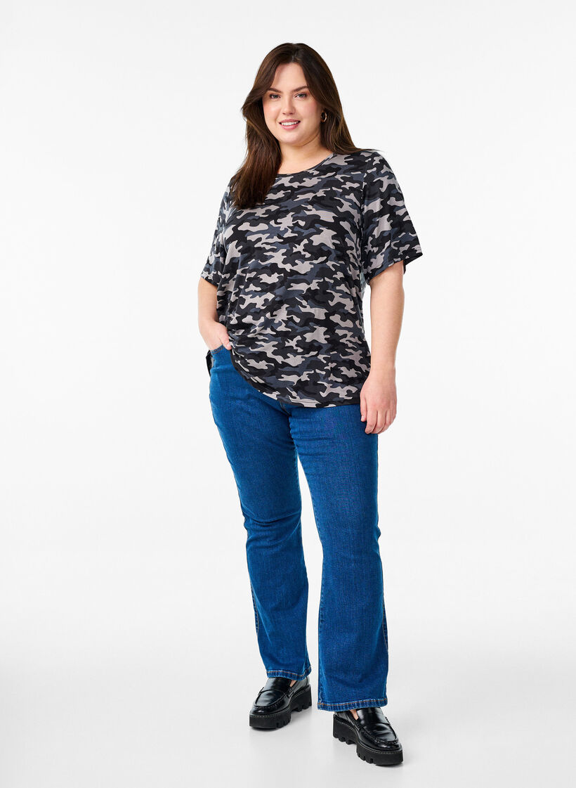 T-shirt with TENCEL&trade; Lyocell and camouflage print, , Model image number 1