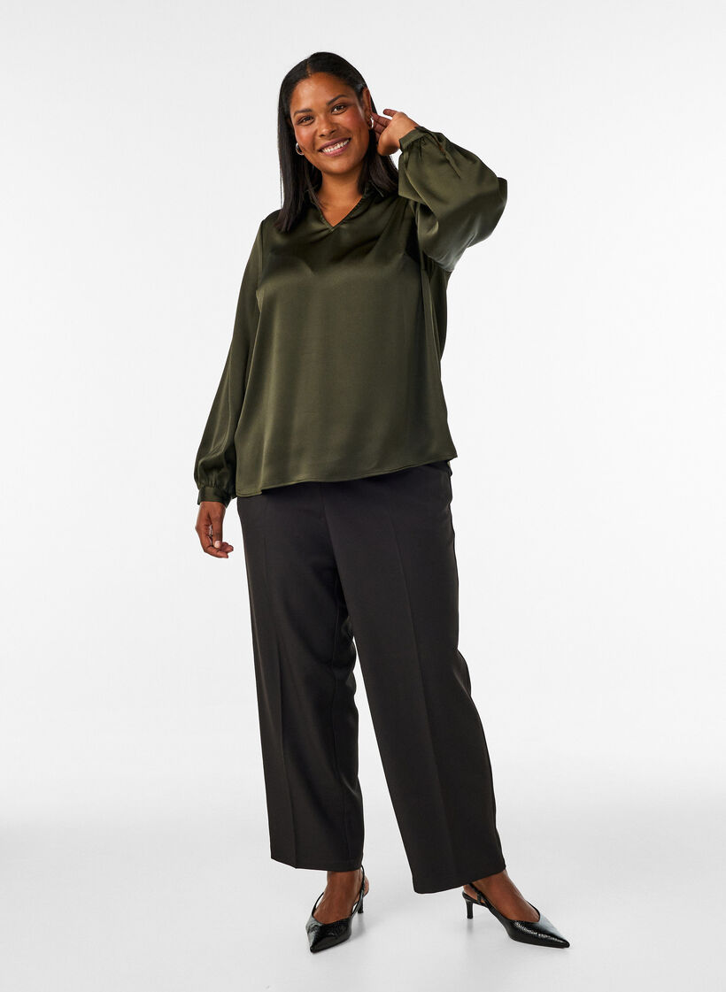 Blouse with shirt collar and V-neck, Green, Model image number 1