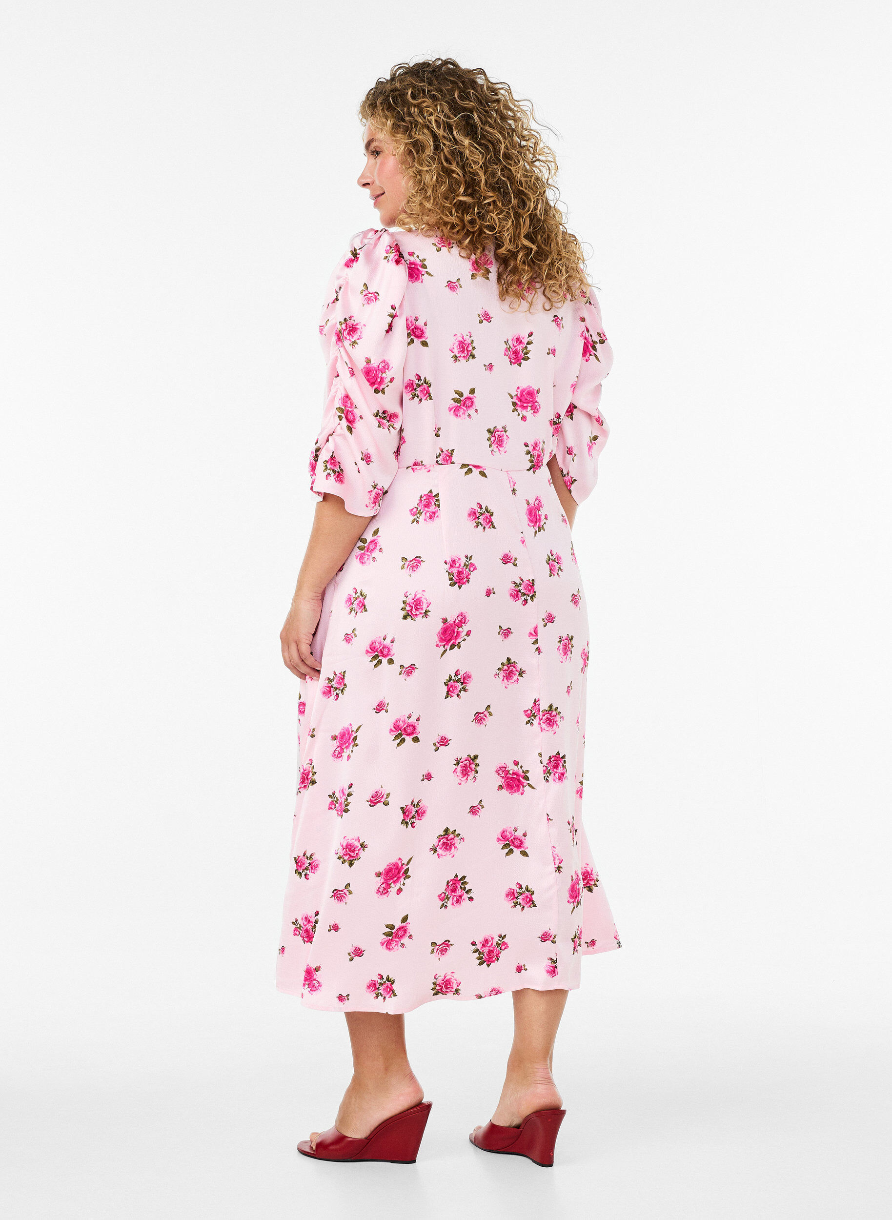 Zizzifashion Floral midi dress with puff sleeves, Pink, Model image number 1