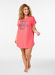 Short sleeve nightgown with text print, Red, Model image number 1