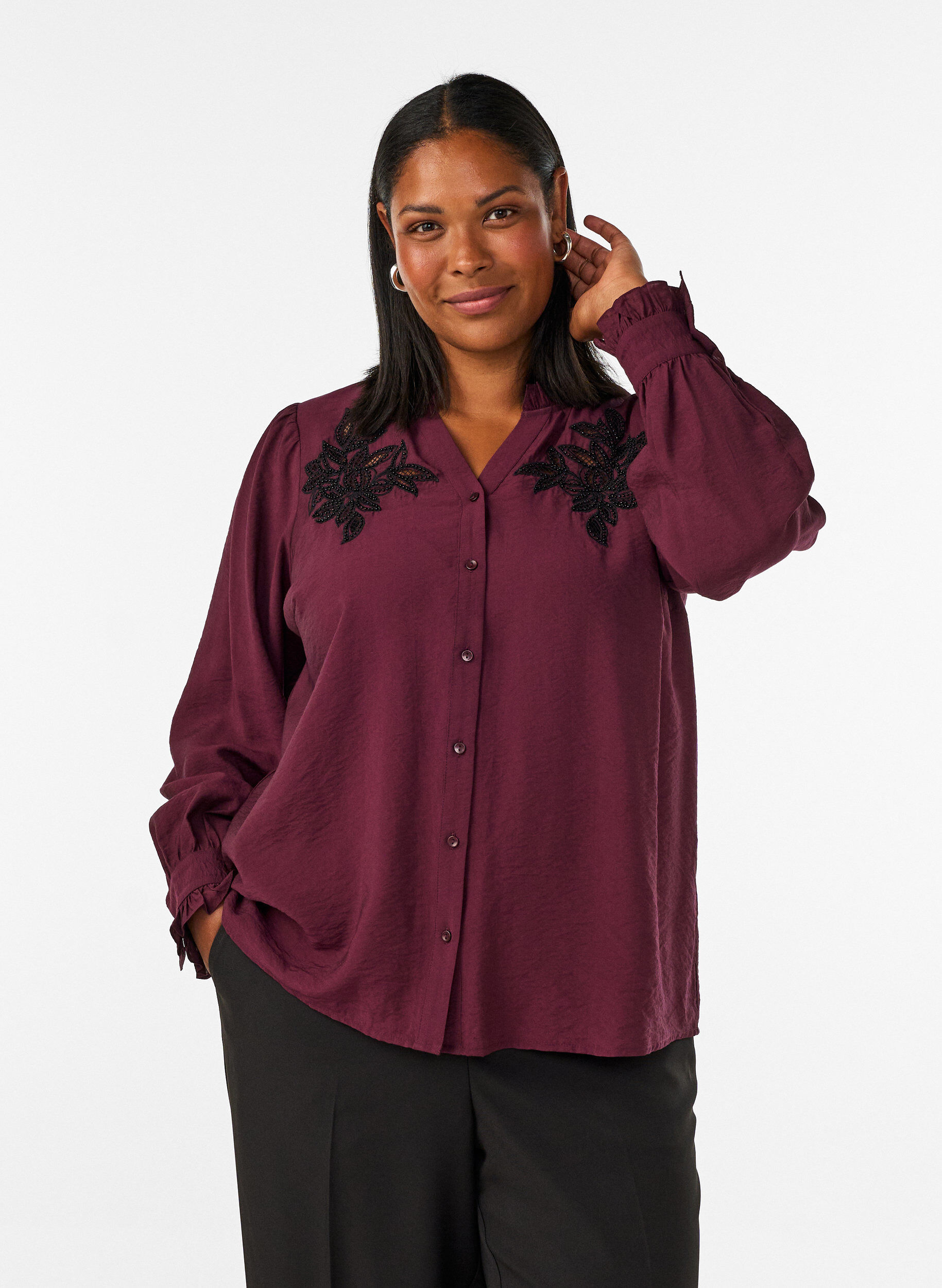 ZizzifashionShirt blouse with embroidered floral appliqu&eacute;s, Red, Model image number 0