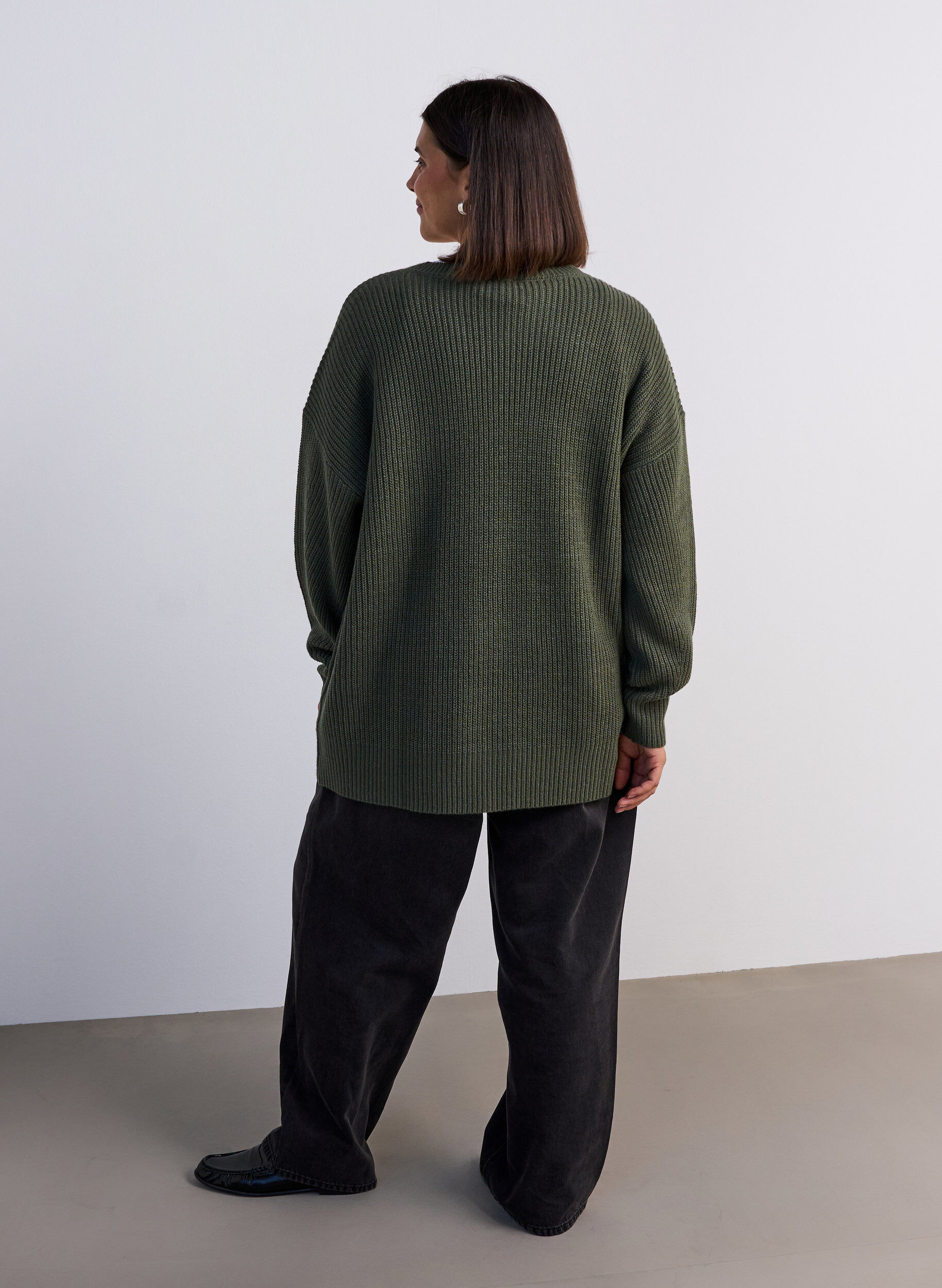ZizzifashionLong rib-knitted blouse with a V-neck, Green, Model image number 2