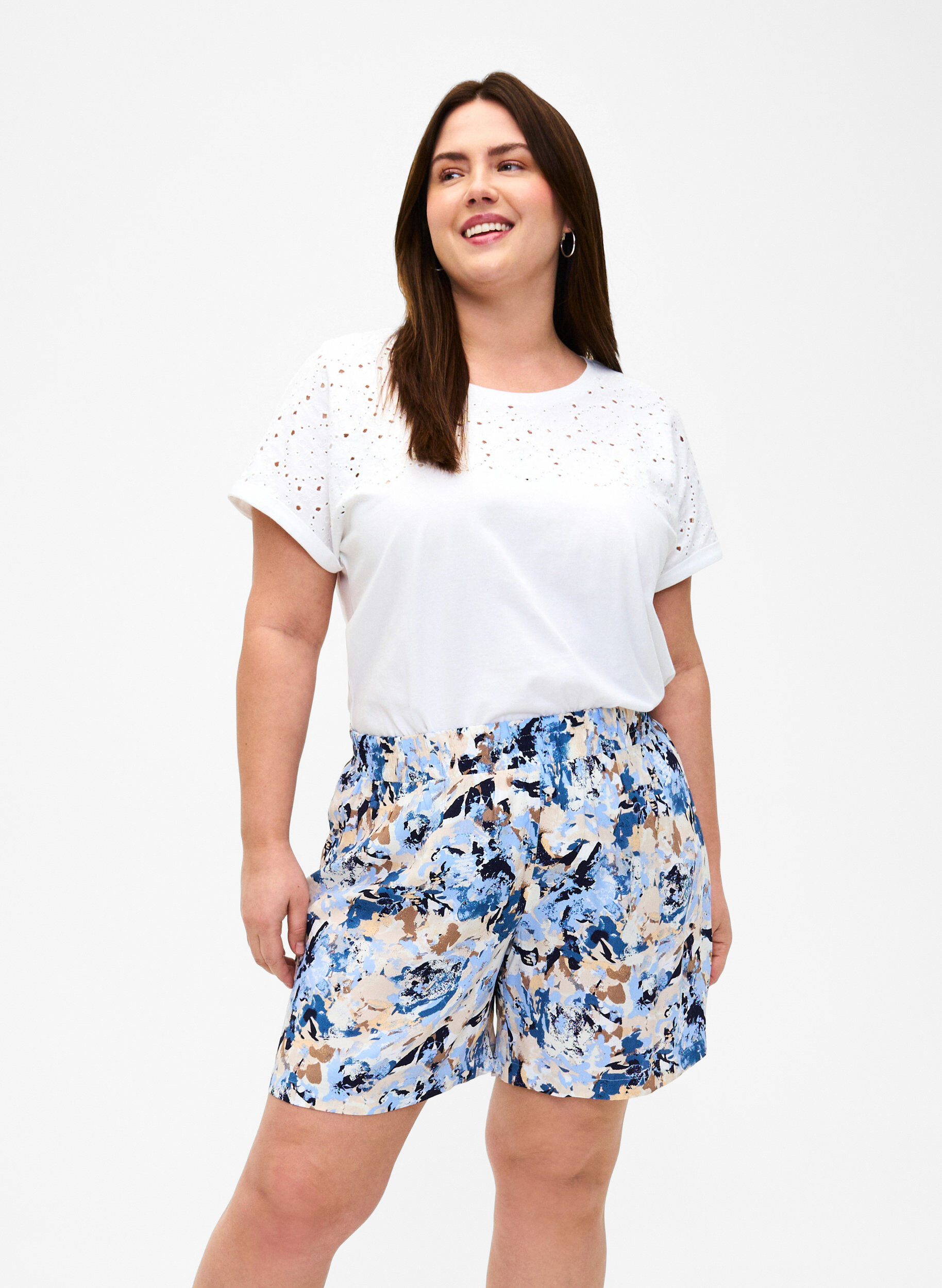 Zizzifashion Loose-fitting shorts in viscose, Blue Graphic AOP, Model image number 0