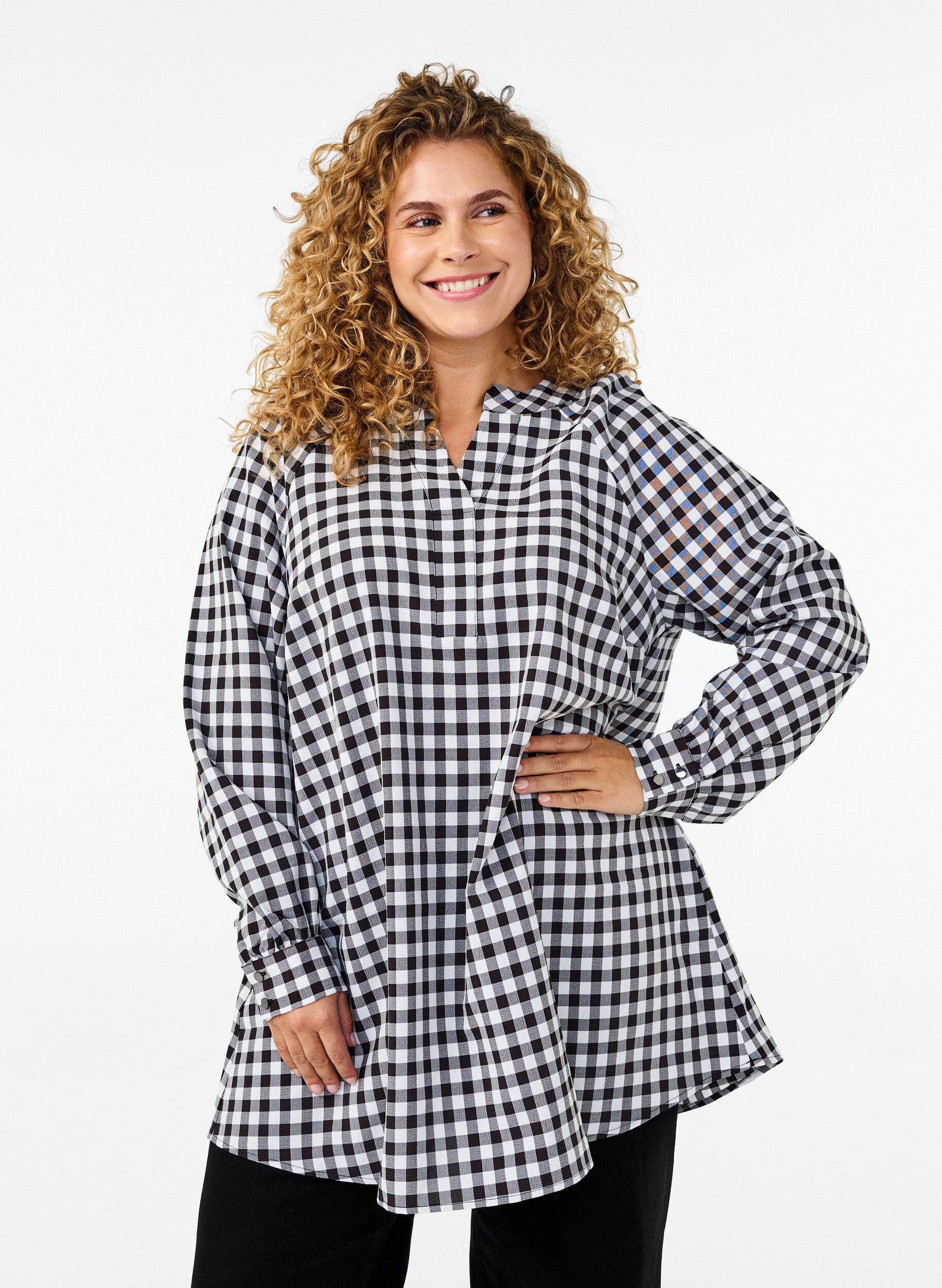 Checked tunic with V-neck, Black/W. Gingham, Model