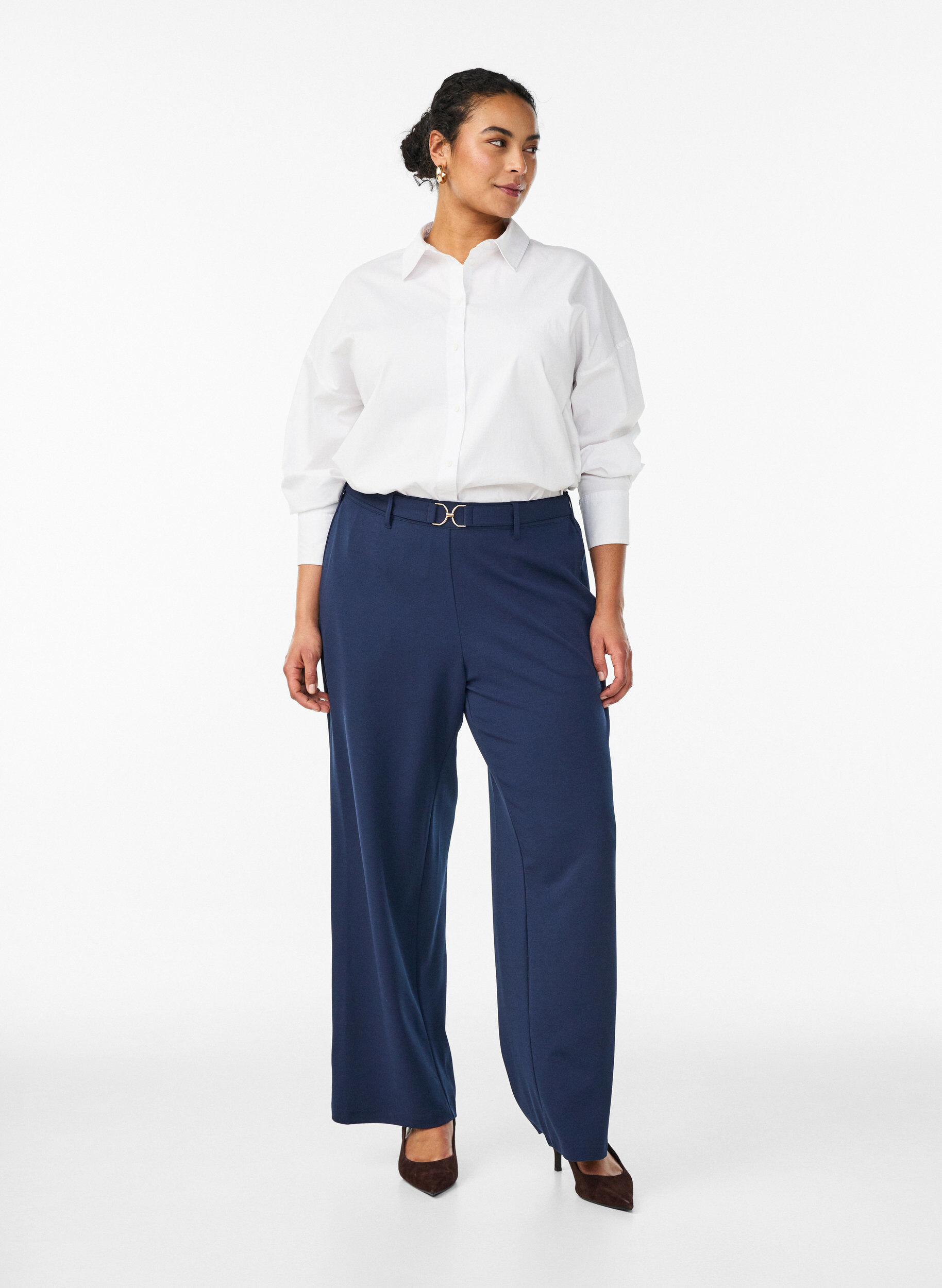 Zizzifashion High-waisted trousers with belt detail and gold buckle, Blue, Model image number 0