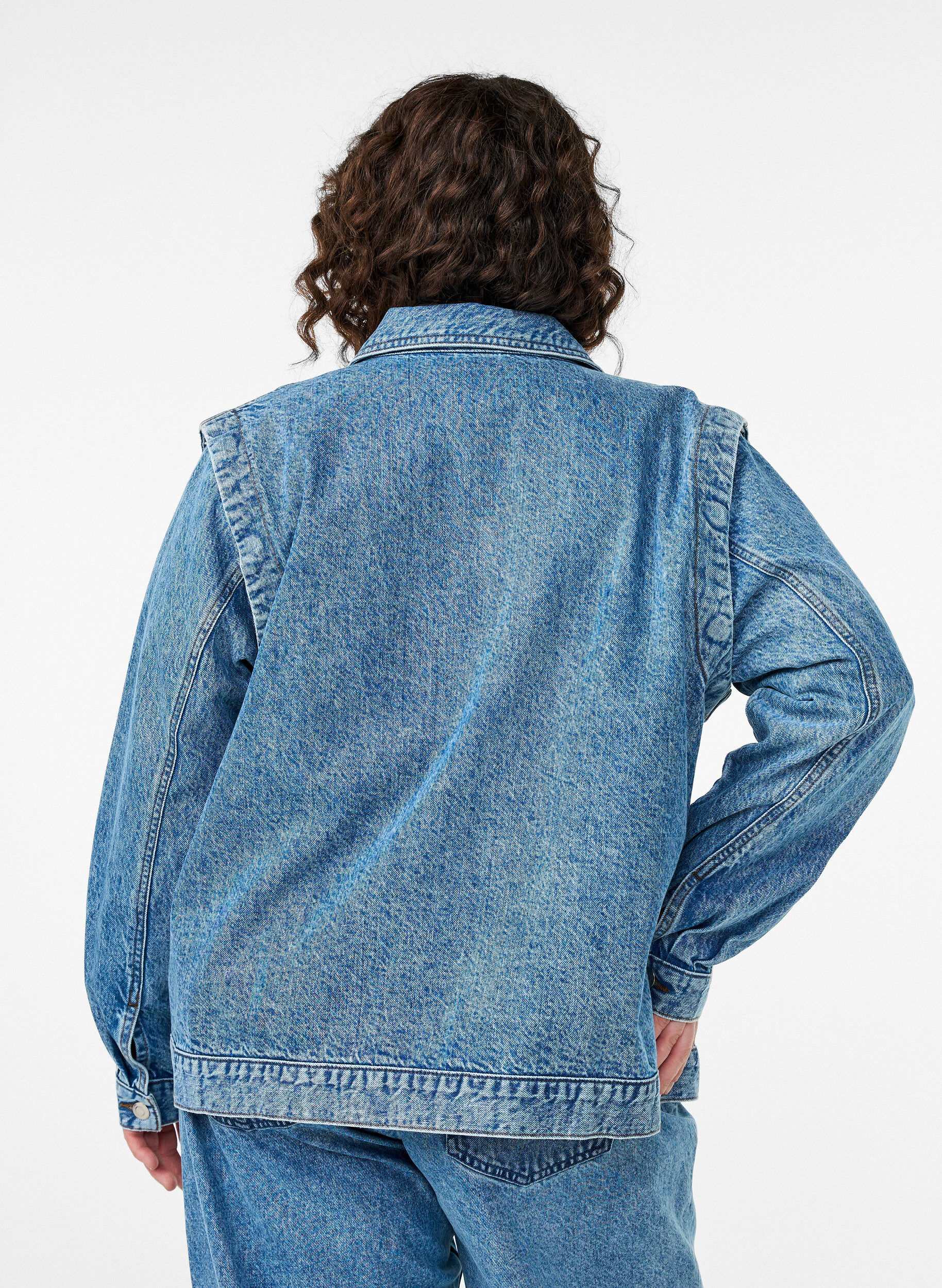Zizzifashion Denim jacket with detachable sleeves, Light Blue, Model image number 2