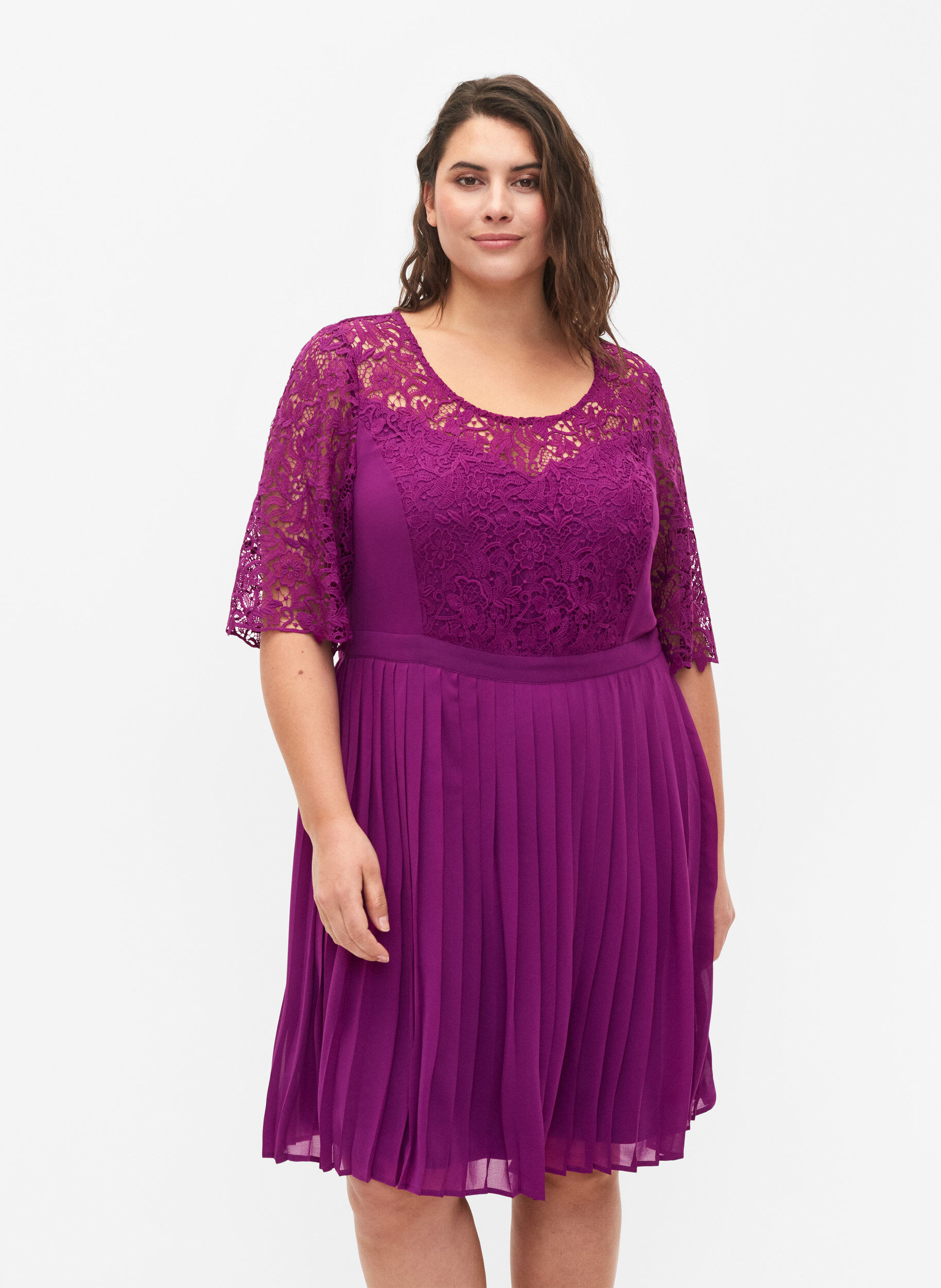 Zizzifashion Short sleeve dress with lace top, Grape Juice, Model image number 0