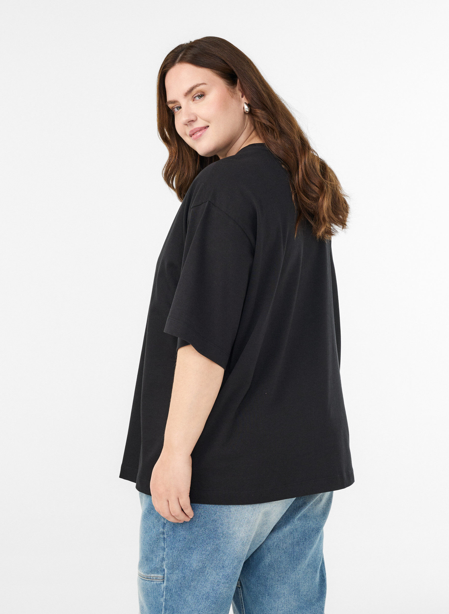 Zizzifashion Oversized T-shirt with half sleeves, Black, Model image number 2