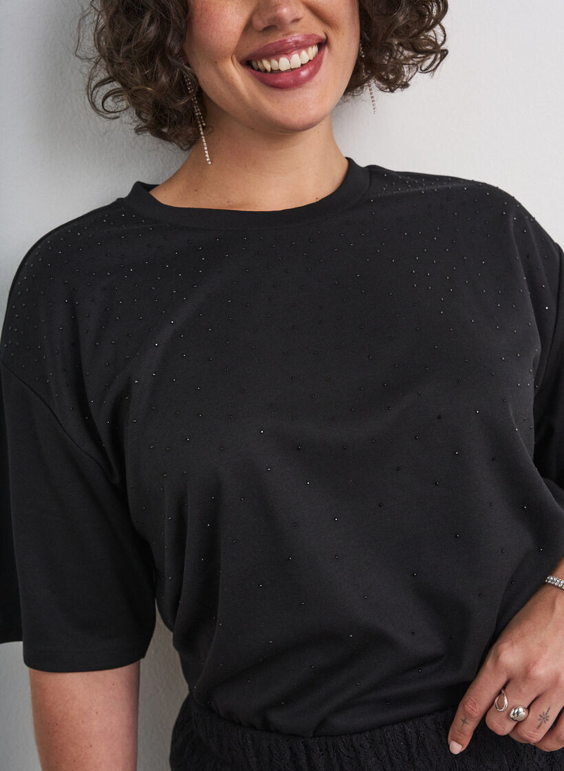 T-shirt with rhinestones and round neck, Black, Model image number 3