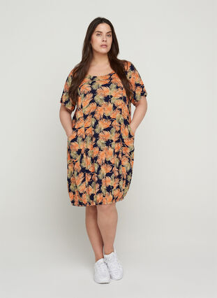 Short-sleeved viscose dress with print, Orange Leaf, Model image number 2