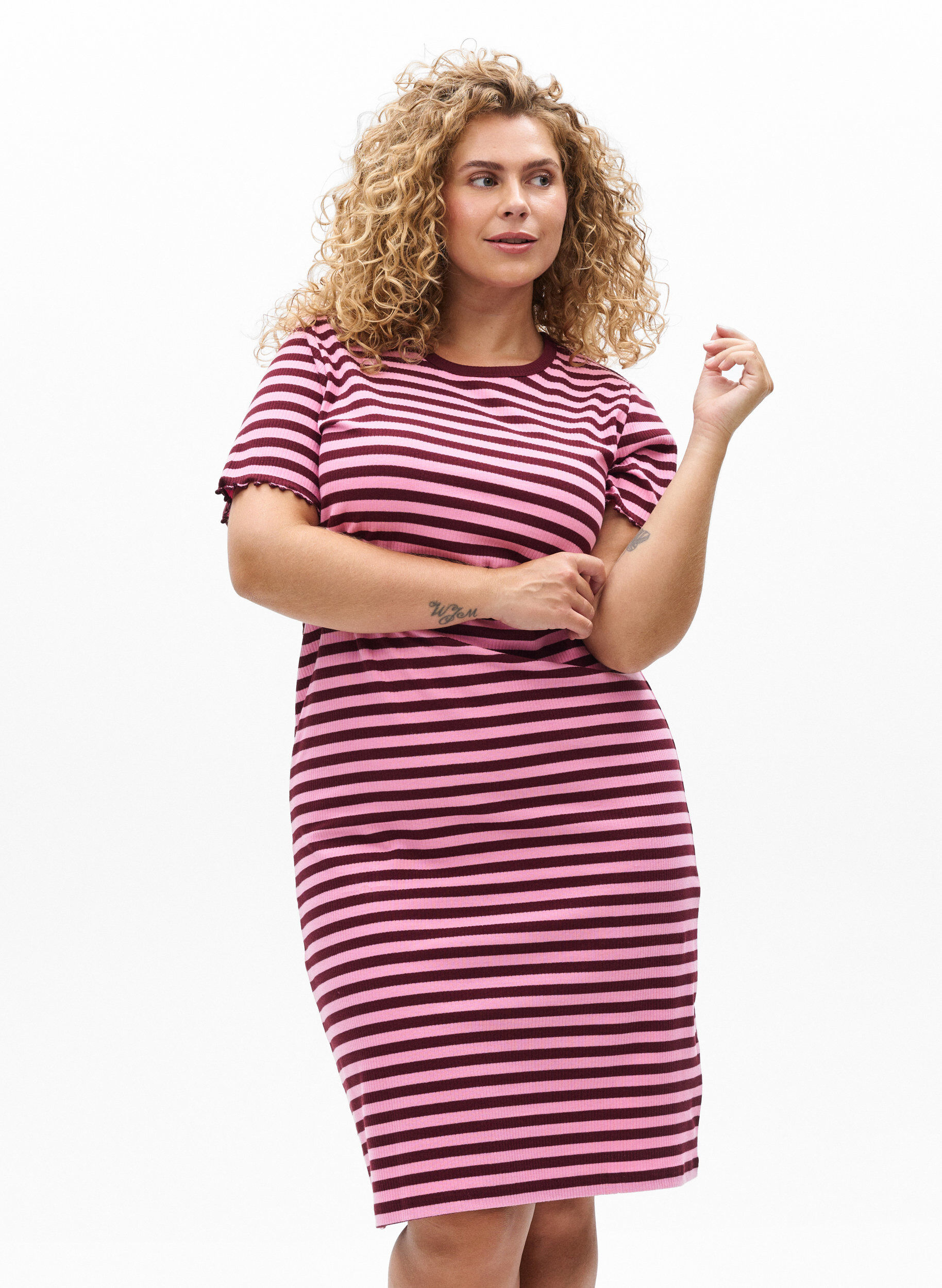 Knee-length T-shirt dress in ribbed jersey, Dark Bordeaux, Model