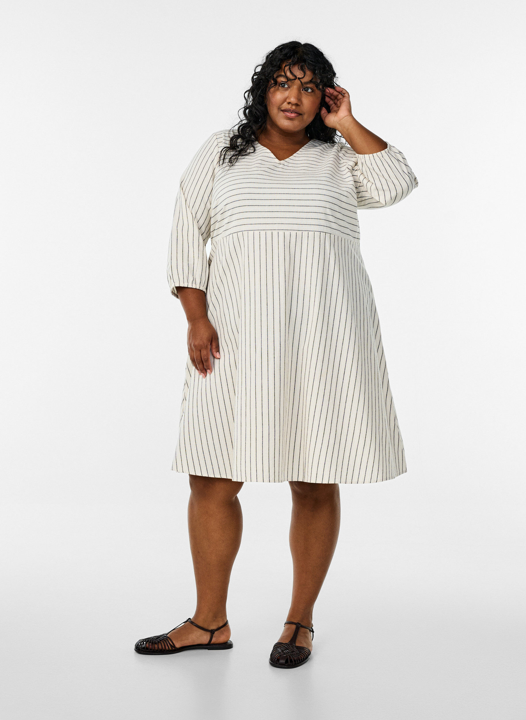 Zizzifashion Knee-length dress with stripes and 3/4 sleeves, Vanilla, Model image number 1