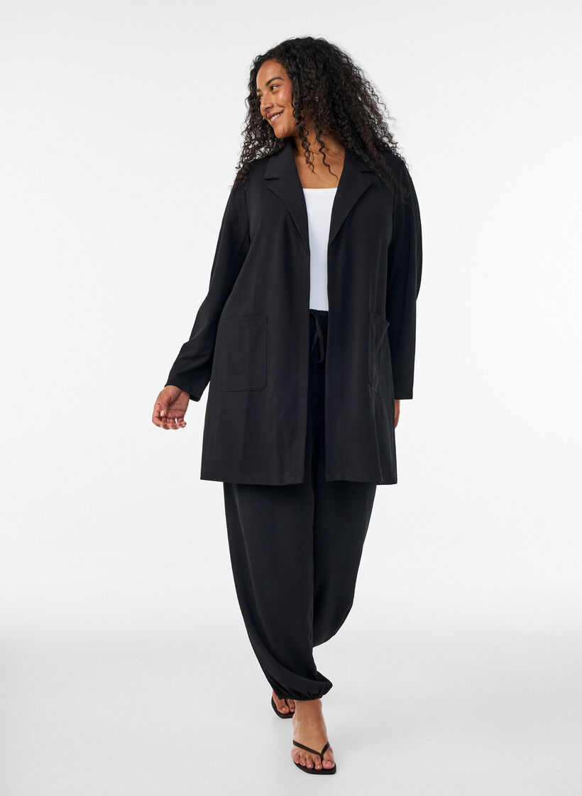 Long blazer with pockets, Black, Model image number 1