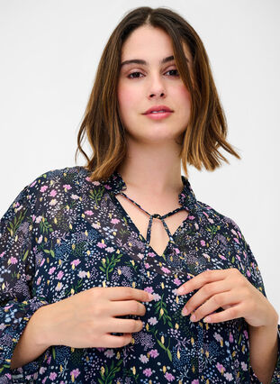 Floral print tunic with 3/4 sleeves, Black Iris Flower, Model image number 2