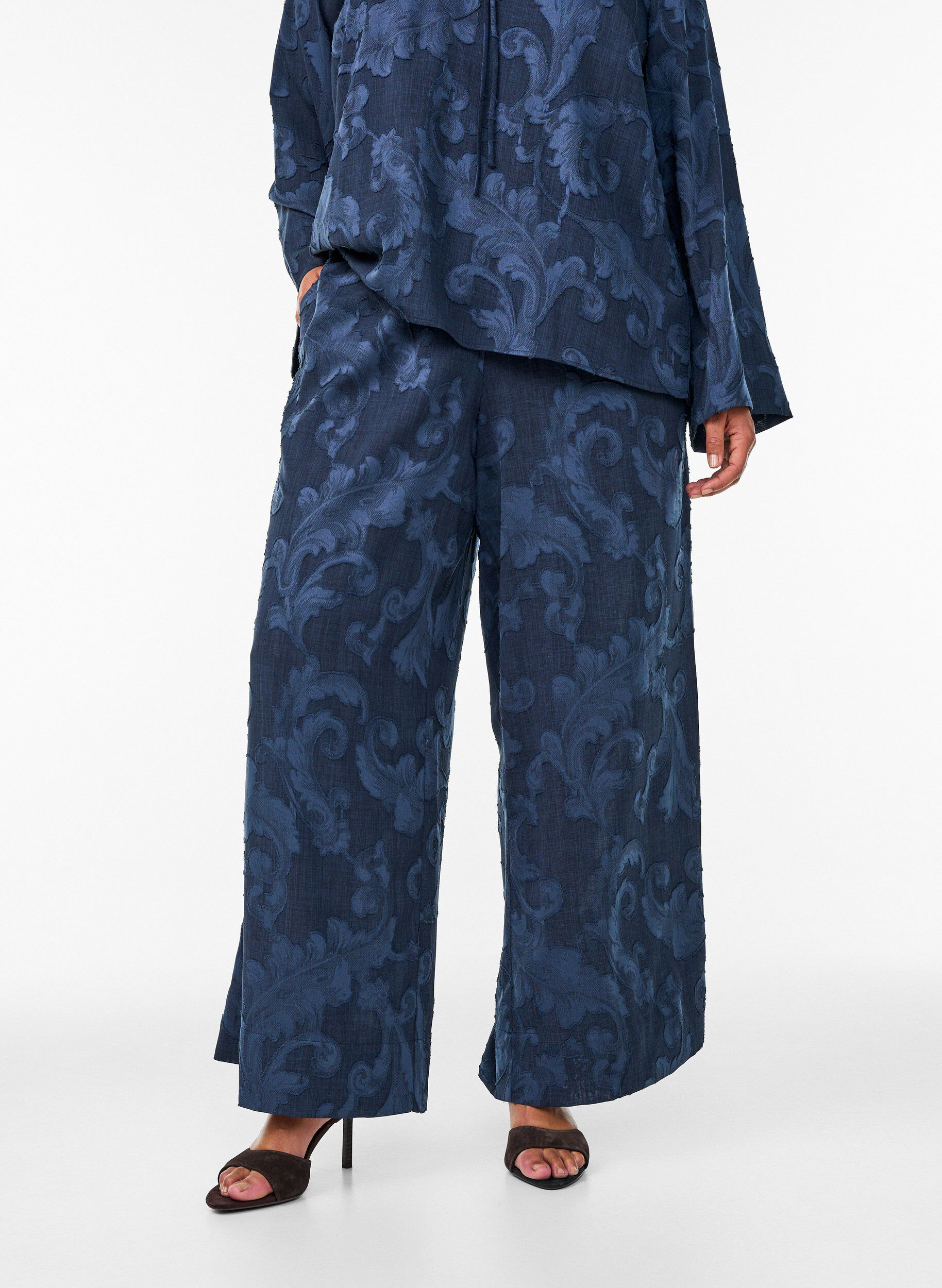 Zizzifashion Loose trousers with a textured tone-on-tone pattern, Blue, Model image number 2