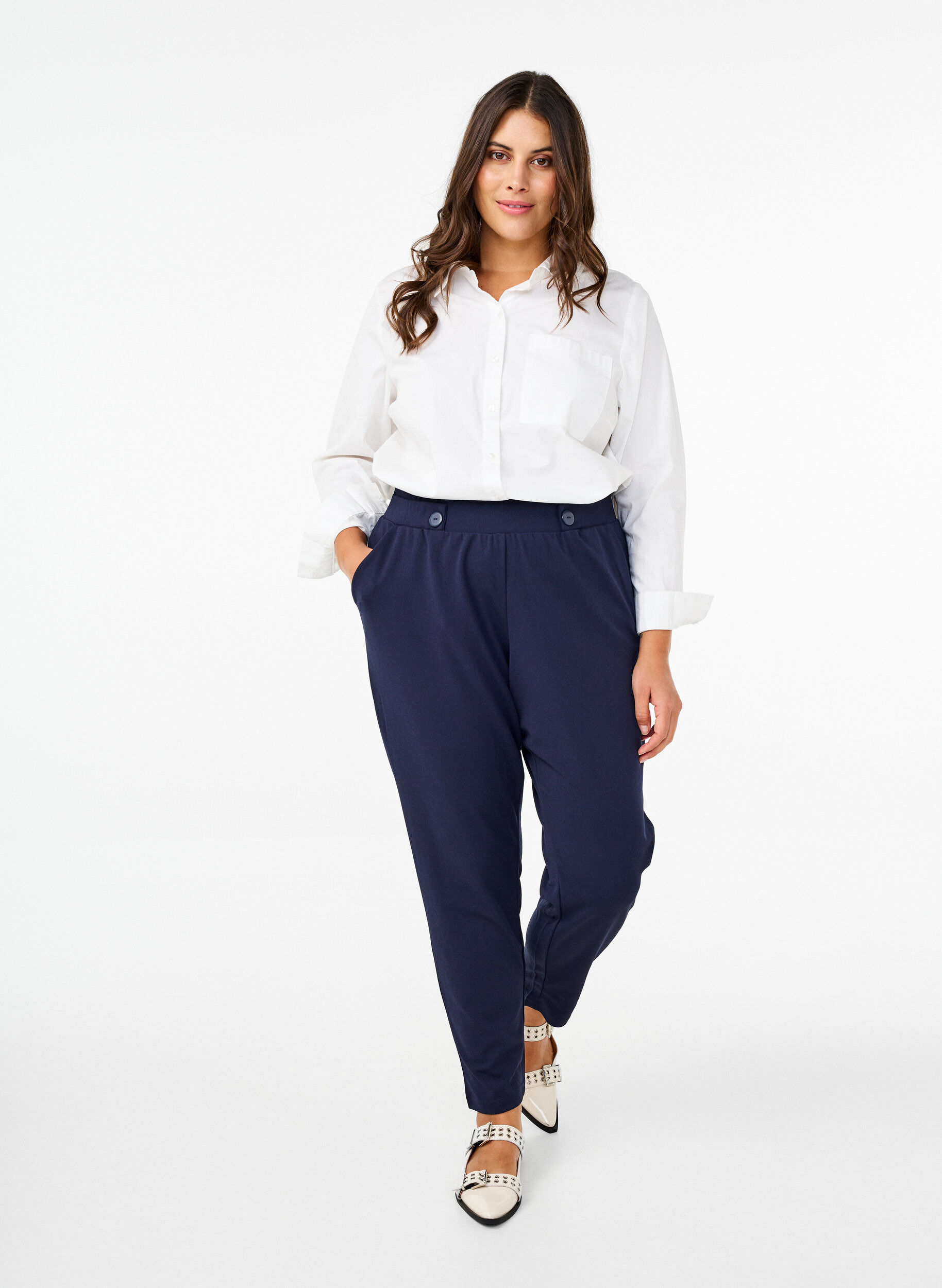 Trousers with pockets and decorative buttons, Blue, Model