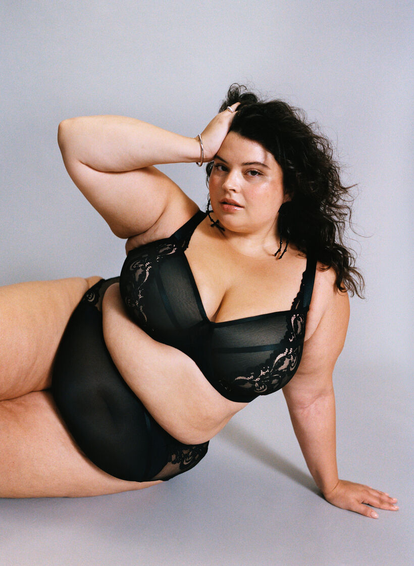Moulded underwired bra with floral lace, Black, Image image number 0