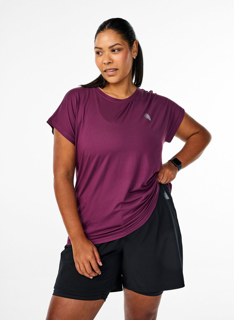 Solid-coloured workout T-shirt, Purple, Model image number 0