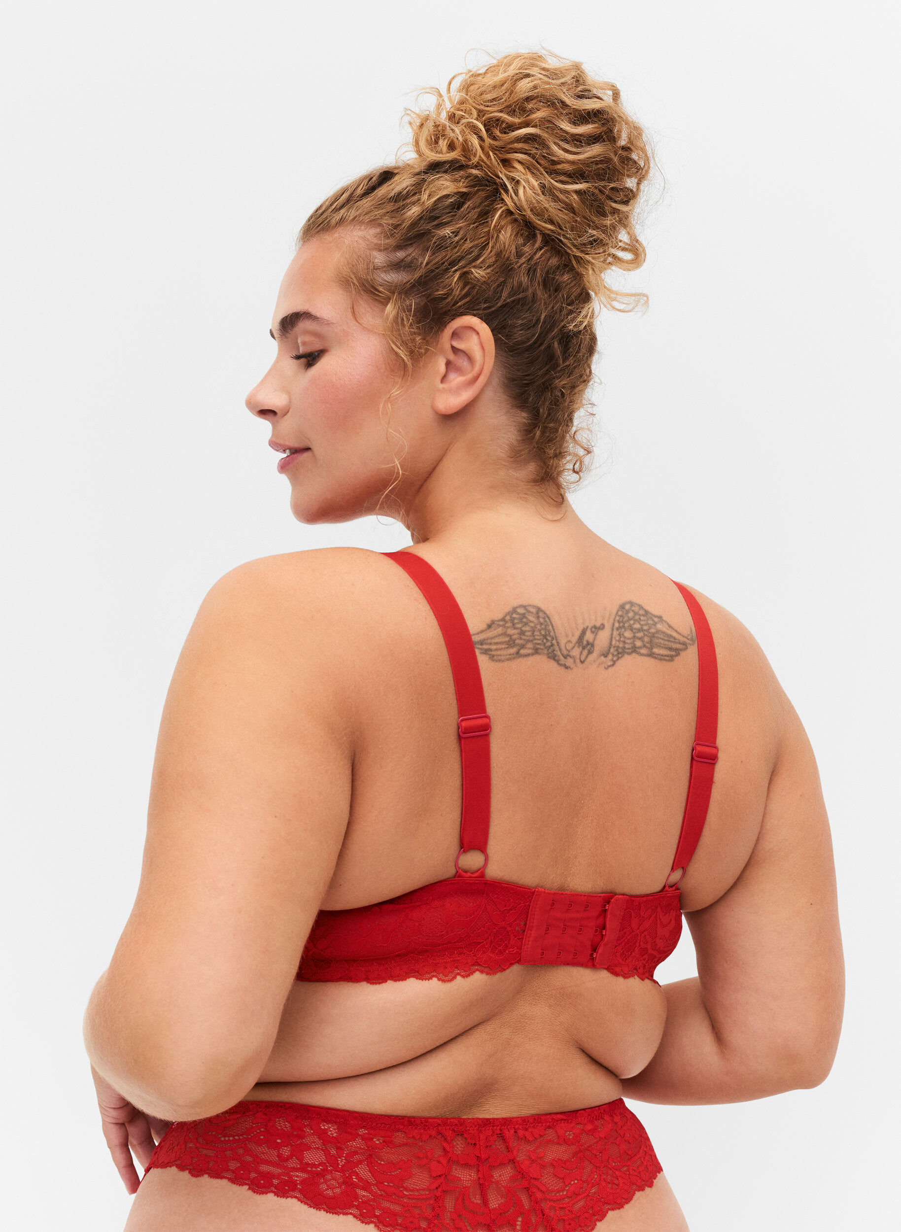 Zizzifashion Padded bra with lace and cross detail, Red Ass., Model image number 1