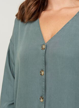 V-neck lyocell shirt, Balsam Green, Model image number 2