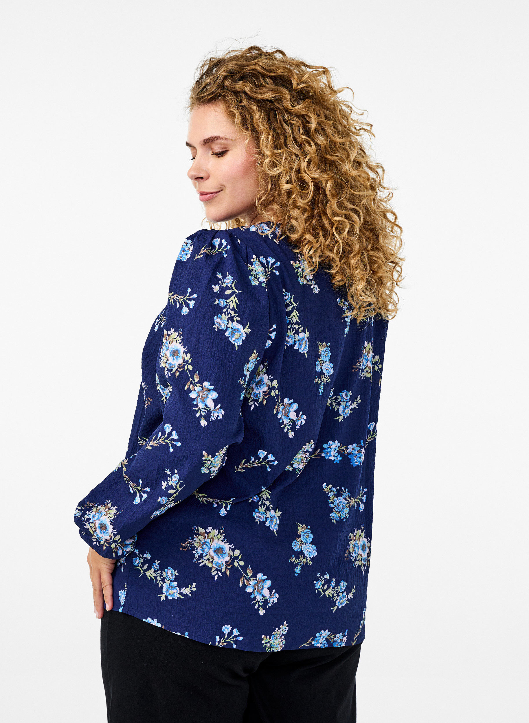 Zizzifashion FLASH - Long-sleeved blouse with small flowers, Blue Flower, Model image number 1