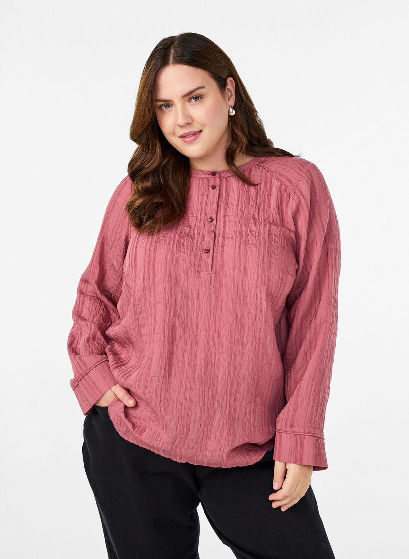 Blouse with tone-on-tone texture and buttons, Rose, Model image number 0
