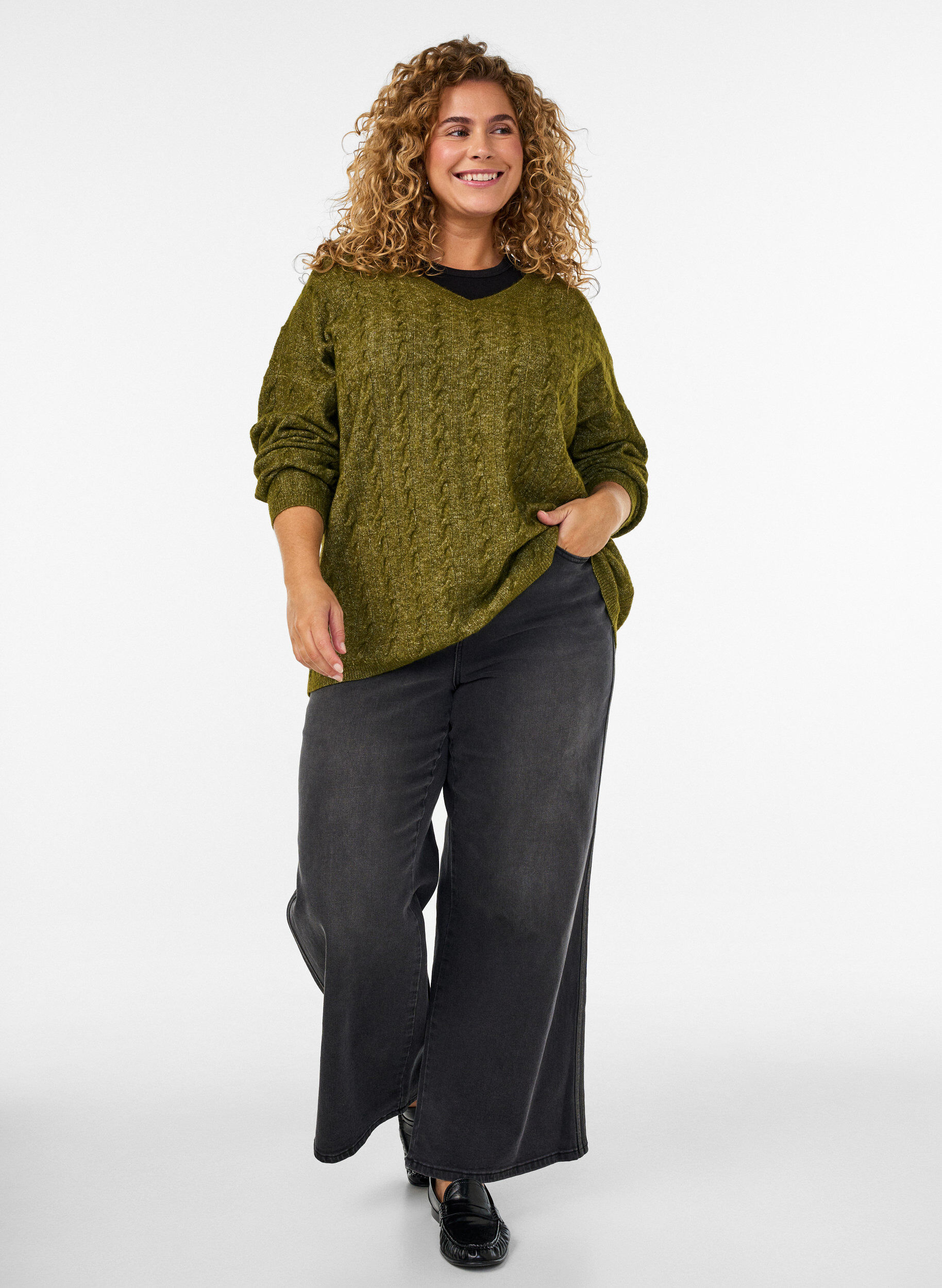 ZizzifashionKnitted blouse with cable knit and V-neck, Green, Model image number 1