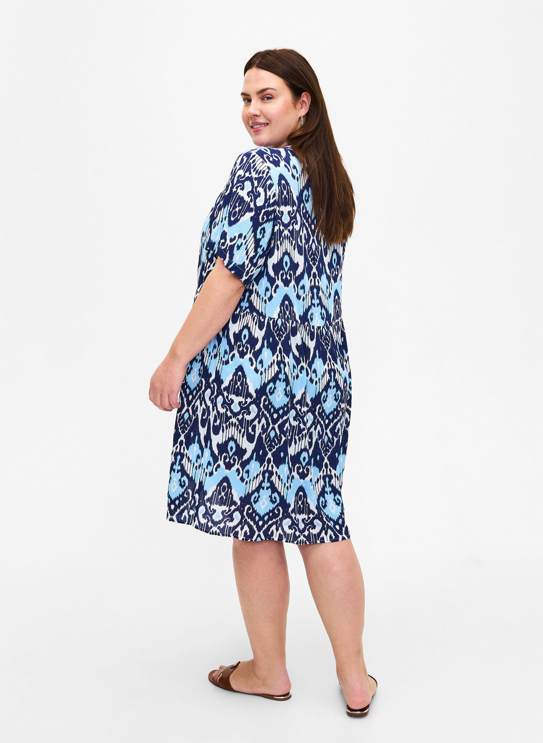 Zizzifashion Short-sleeved viscose dress with print, Blue Ethnic AOP, Model image number 1