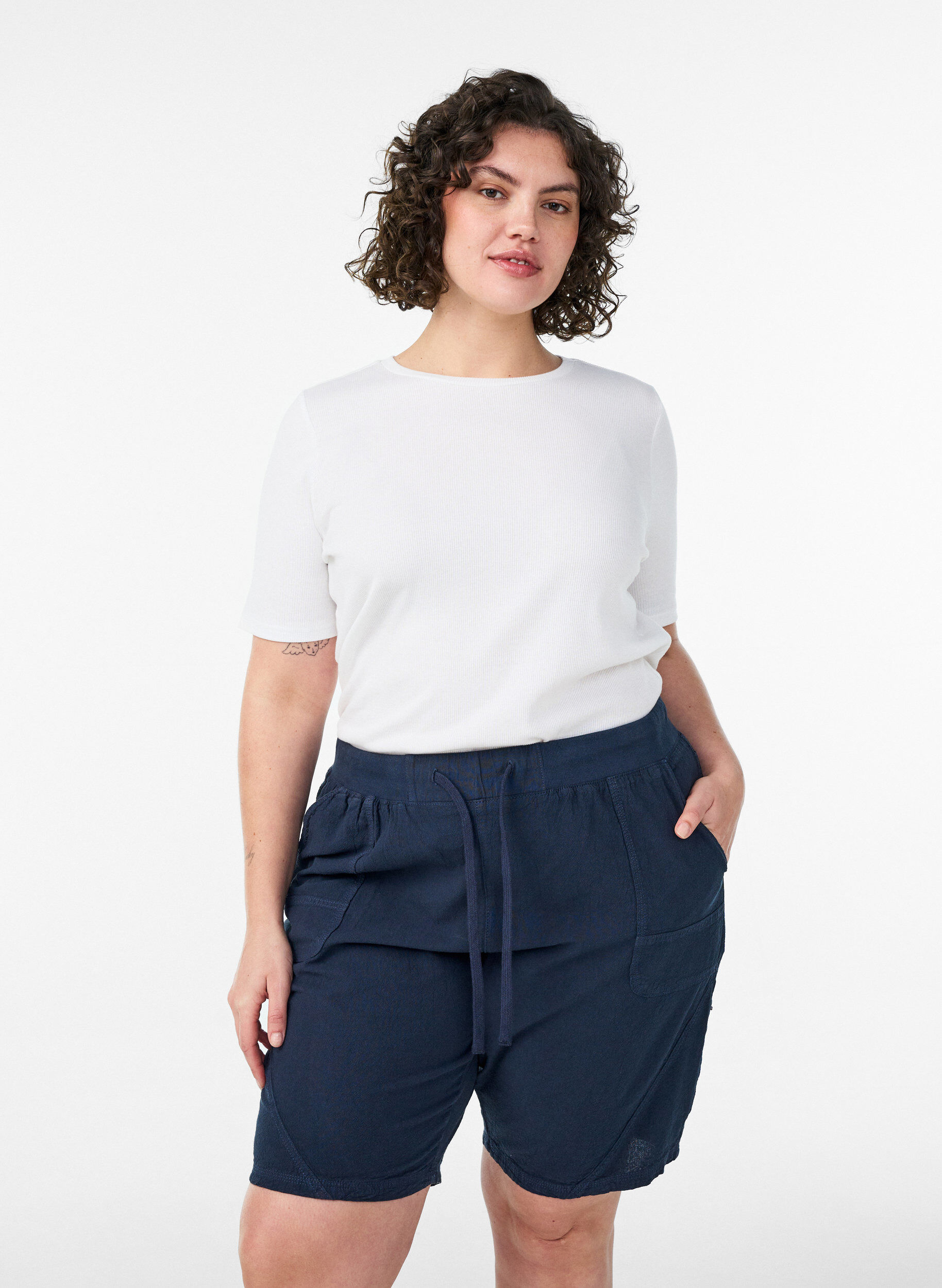 Loose cotton shorts with pockets, Blue, Model