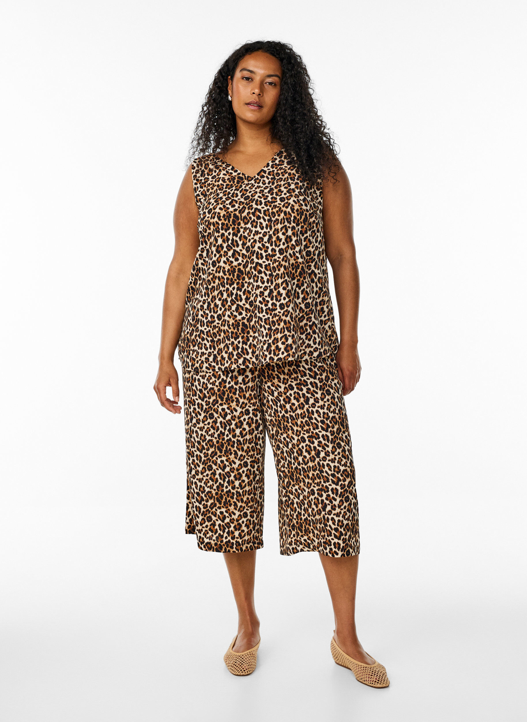 Culotte trousers with print, Green, Model