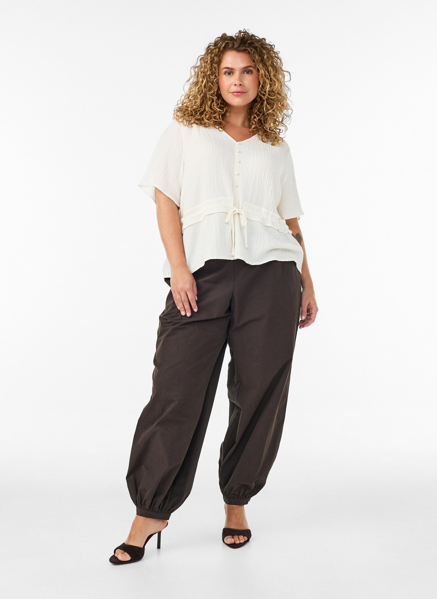Zizzifashion Blouse with texture and a tie-waist, Vanilla, Model image number 1