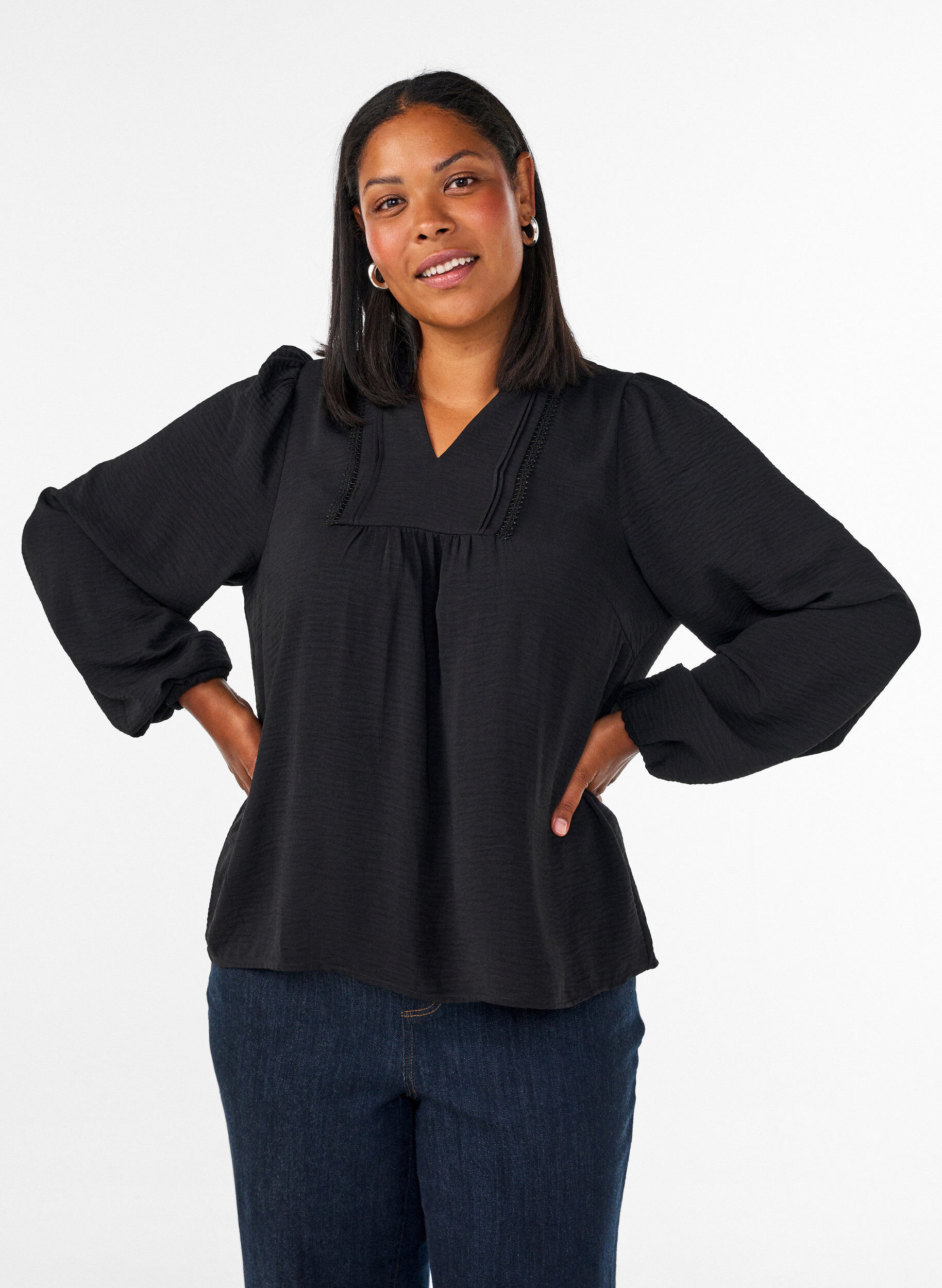 Blouse with V-neck and crochet band, Black, Model