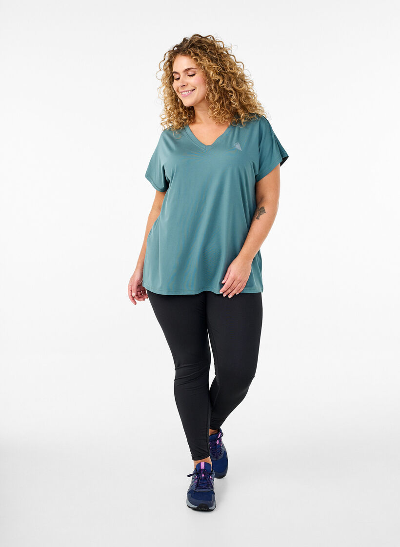 Loose training t-shirt with v-neck, Green, Model image number 1