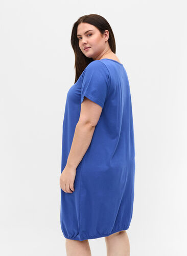 Short-sleeved cotton dress with round neckline, Dazzling Blue, Model image number 1