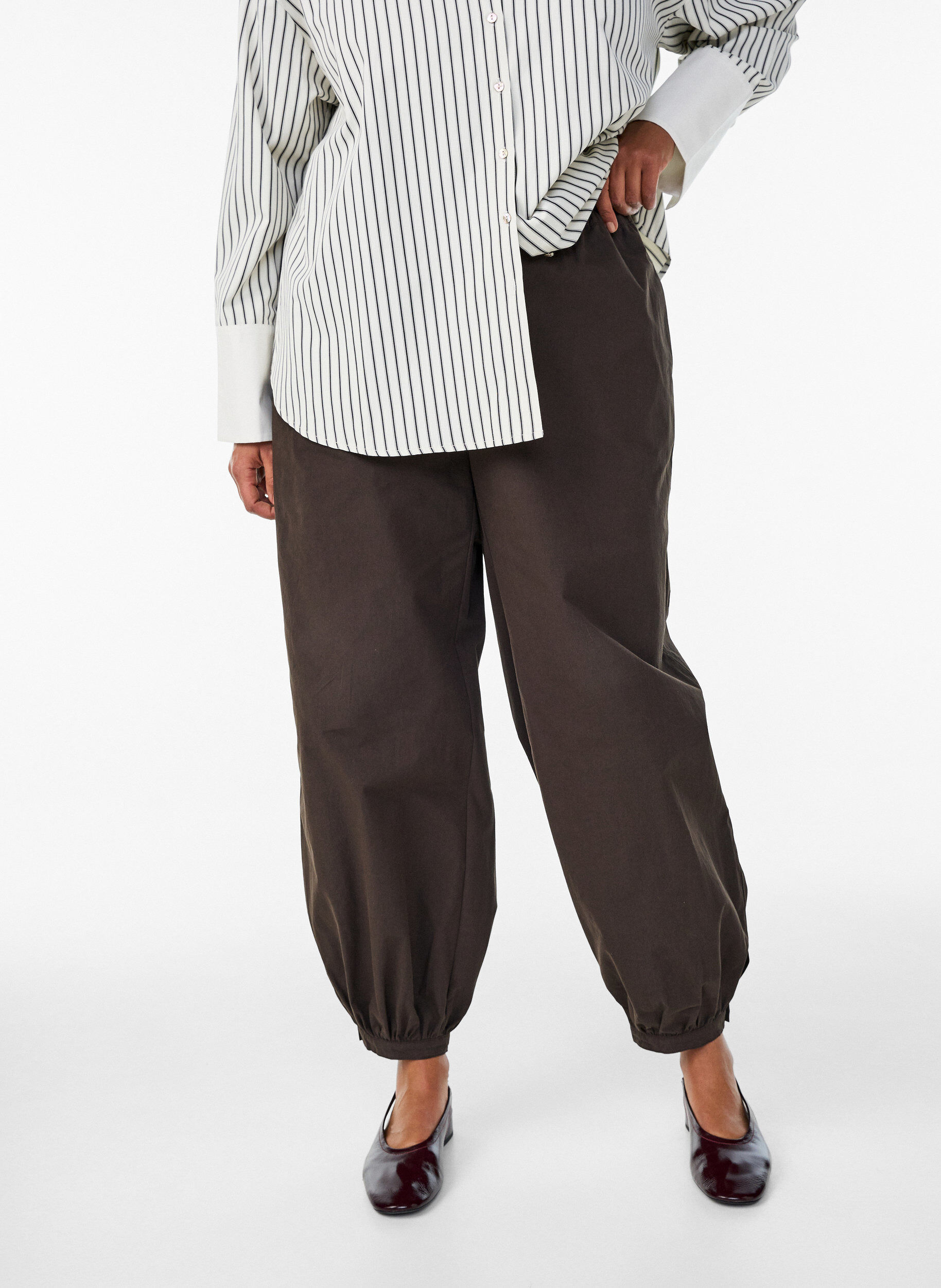 Zizzifashion High-waisted cotton balloon trousers, Brown, Model image number 2