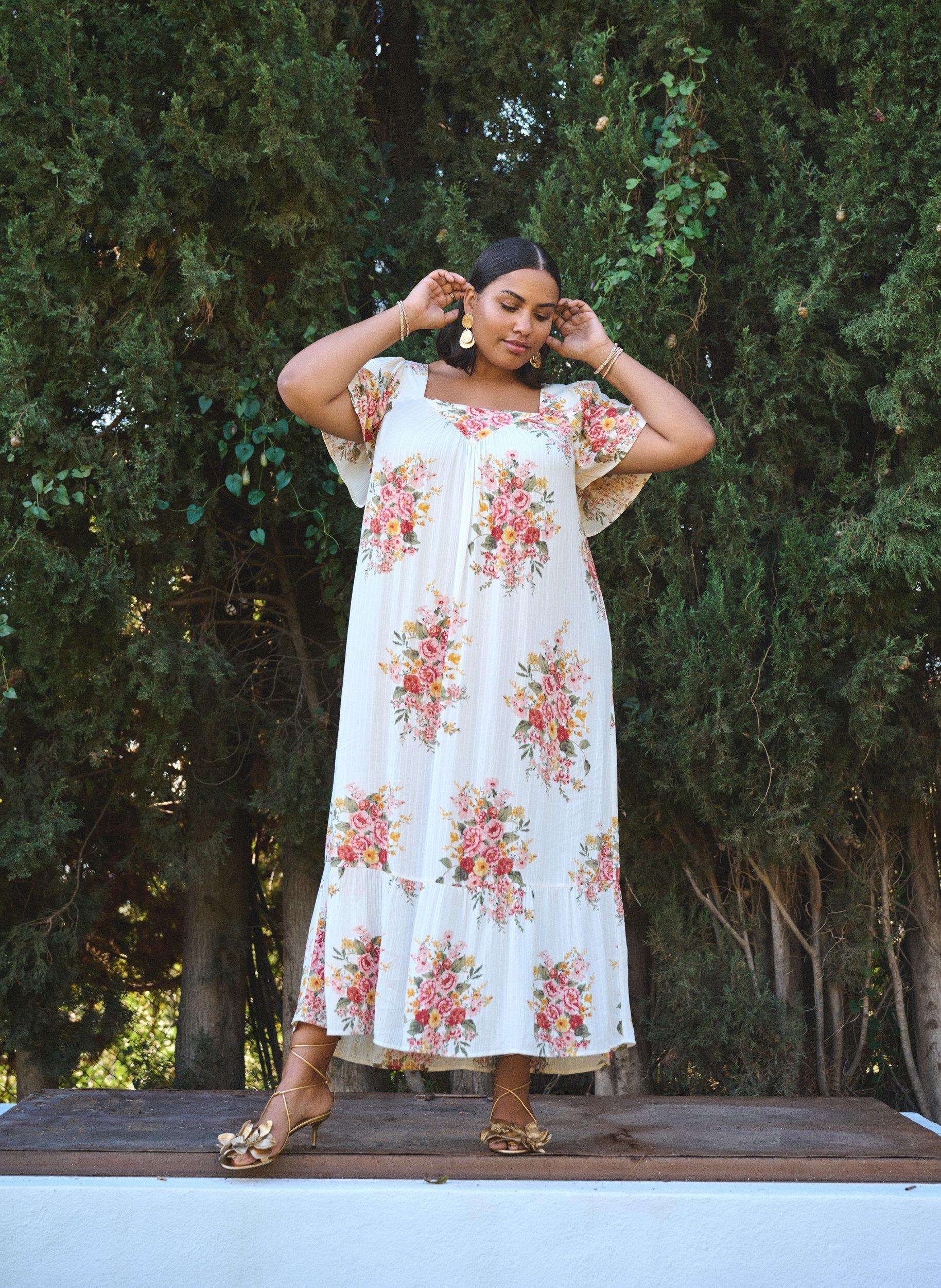 Zizzifashion Long dress with a square neckline and floral motifs, Vanilla, Image image number 0