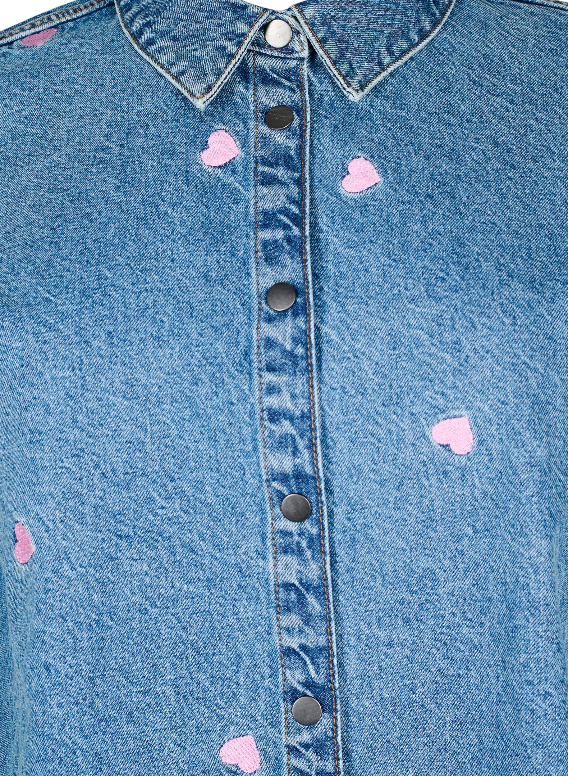 Zizzifashion Loose denim shirt with embroidered lips, Light Blue Heart, Packshot image number 2
