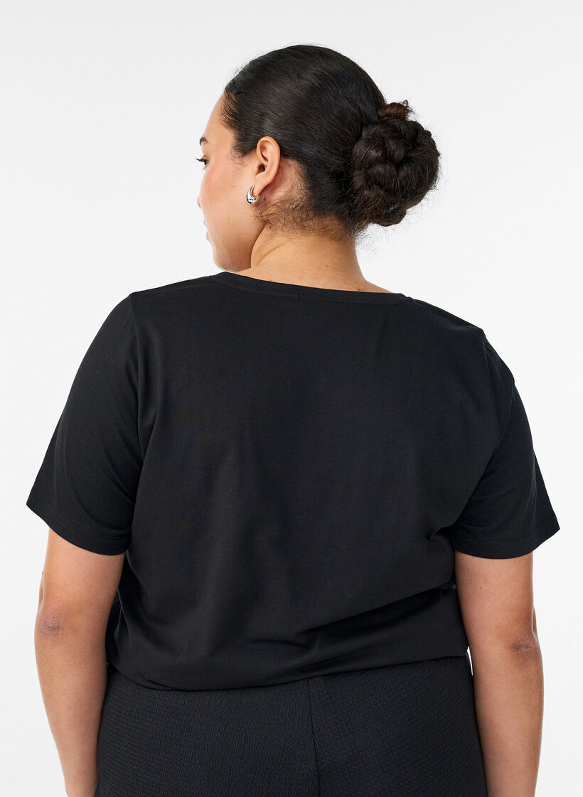 T-shirt with motif, Black, Model image number 2