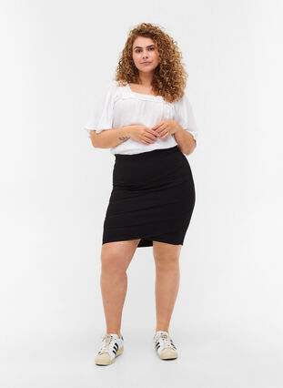 Short close-fitting skirt , Black, Model image number 3