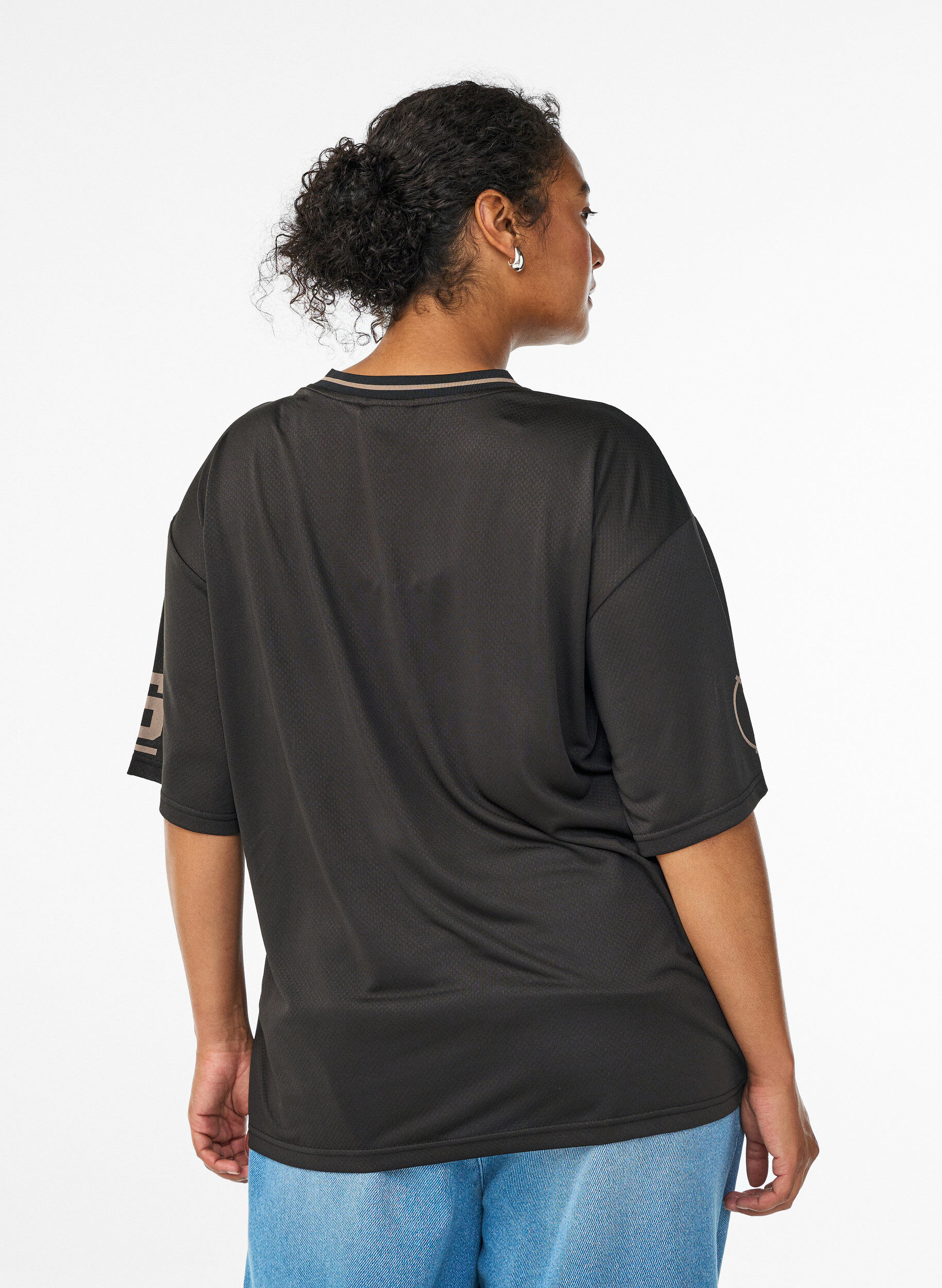 Zizzifashion Sporty T-shirt with V-neck and racing print, Black, Model image number 2