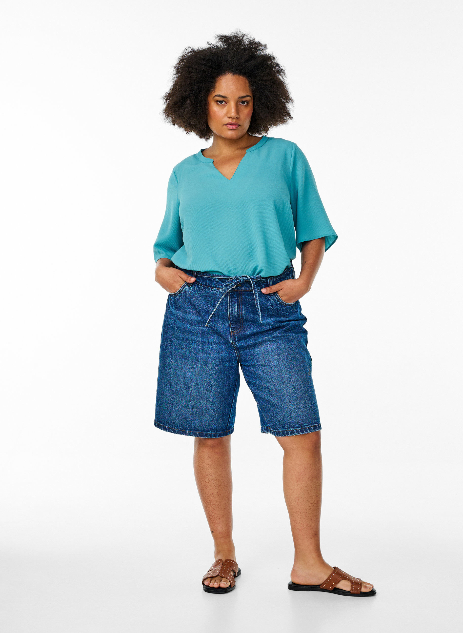 Zizzifashion Short-sleeved blouse with V-neck, Green, Model image number 1