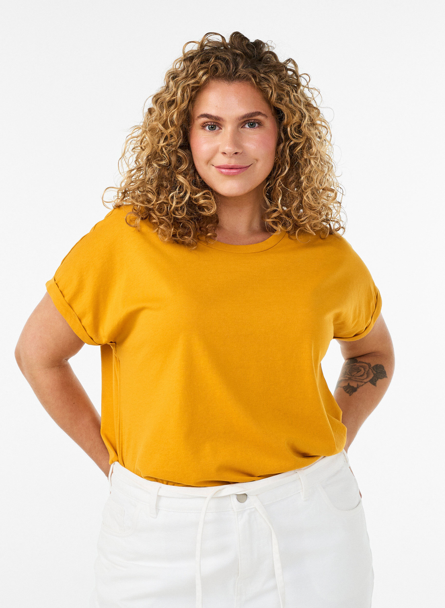 Short-sleeved cotton blend T-shirt, Yellow, Model